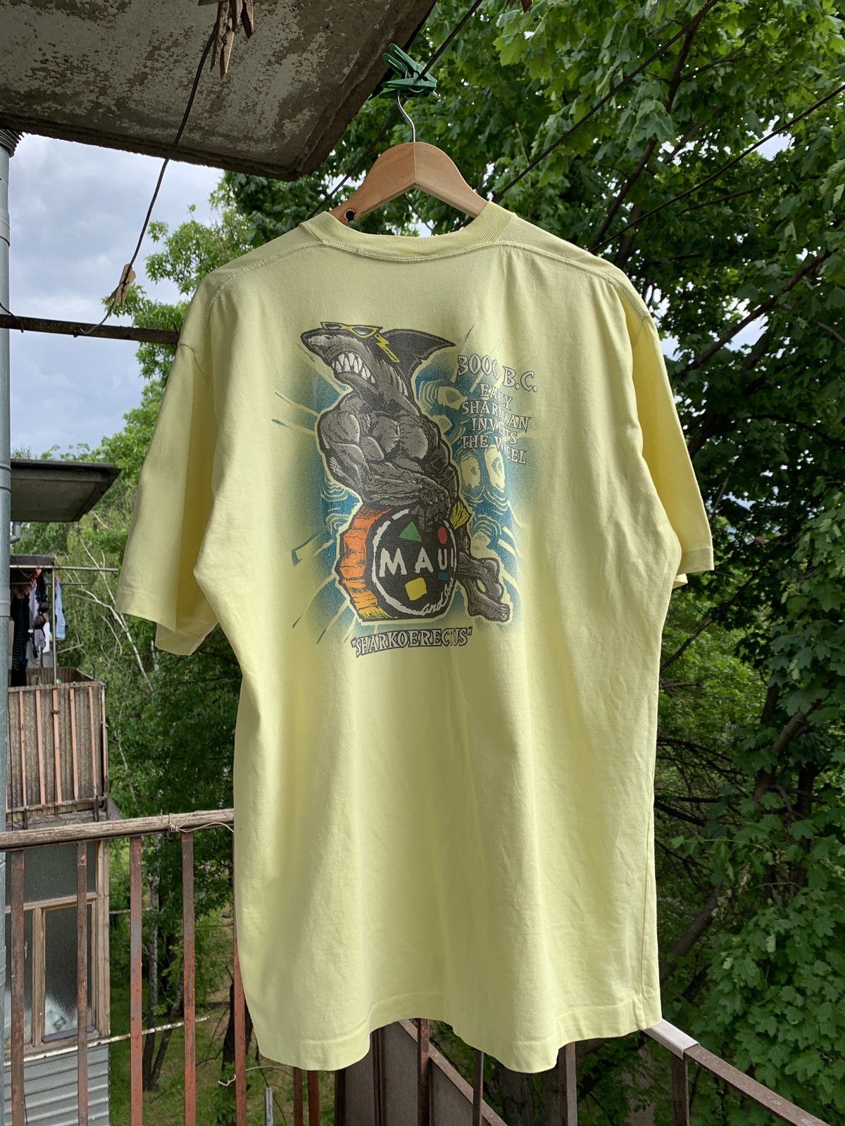 Maui and Sons Vintage Maui And Sons Sharkoerectus Crazy Surfing T-Shirt Size US XXL / EU 58 / 5 - 1 Thumbnail
