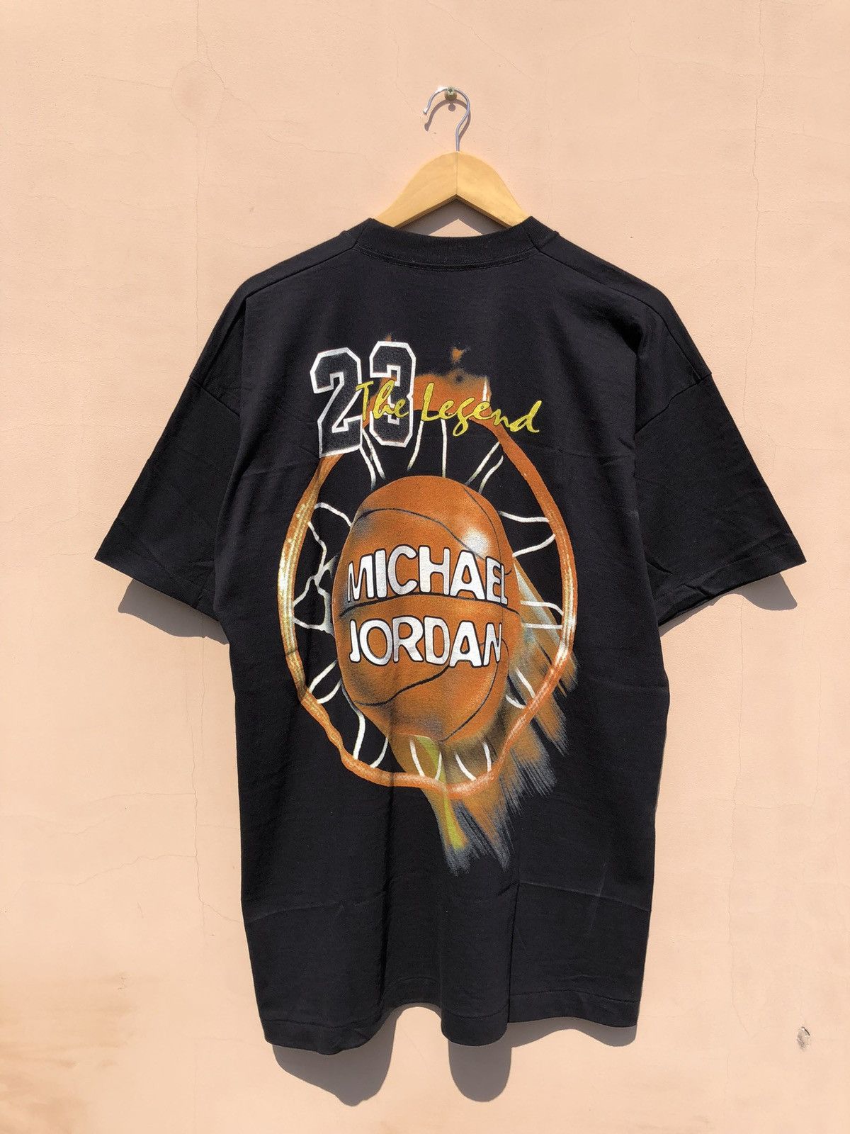 NBA Vintage 90s Michael Jordan Chicago Bulls NBA Black Tee Size US XL / EU 56 / 4 - 2 Thumbnail