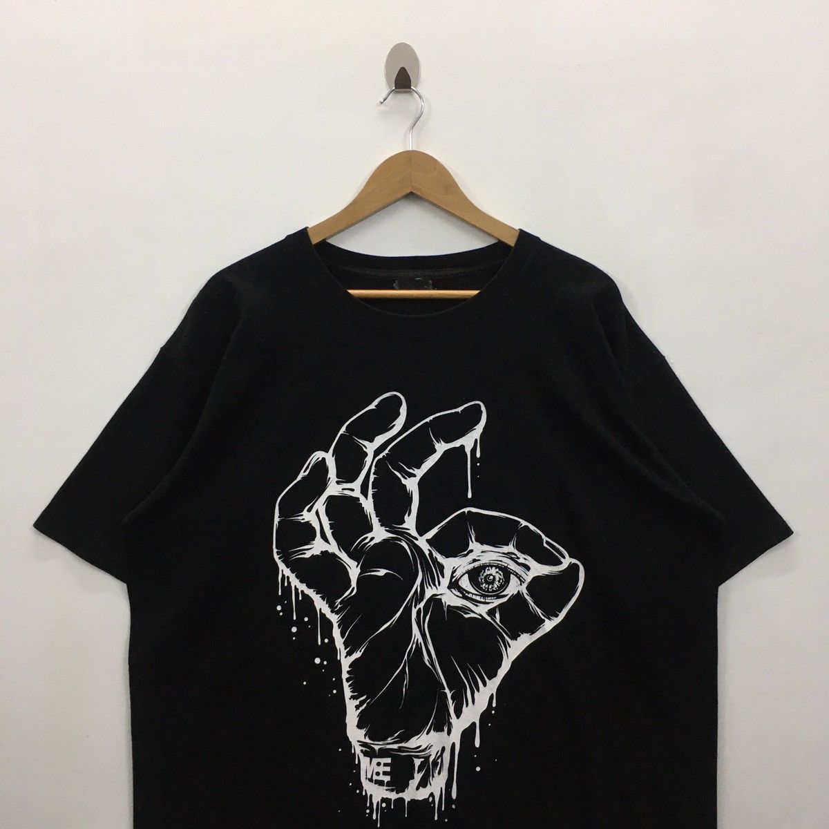 Japanese Brand Rare Japanese Brand Made In Made Hand Eye Tshirt Size US XXL / EU 58 / 5 - 4 Thumbnail