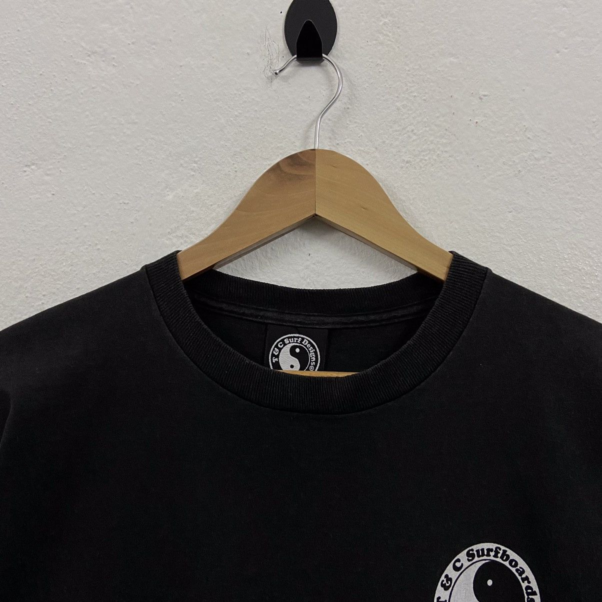 Vintage Rare Vintage 90s T&C Surfboarding Design Tshirt Size US M / EU 48-50 / 2 - 7 Thumbnail