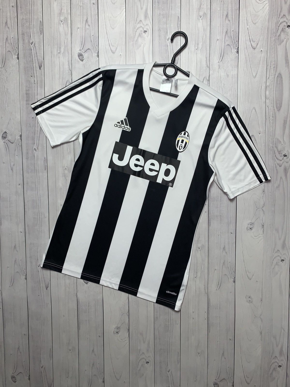 Adidas × Vintage Vintage soccer jersey Juventus size S Adidas Size US S / EU 44-46 / 1 - 1 Thumbnail