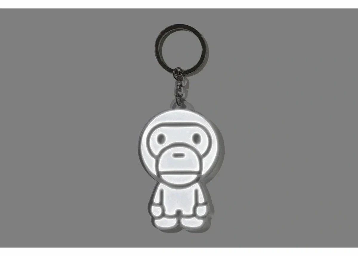 Bape BAPE Baby Milo Reflective Keychain White Size ONE SIZE - 2 Thumbnail