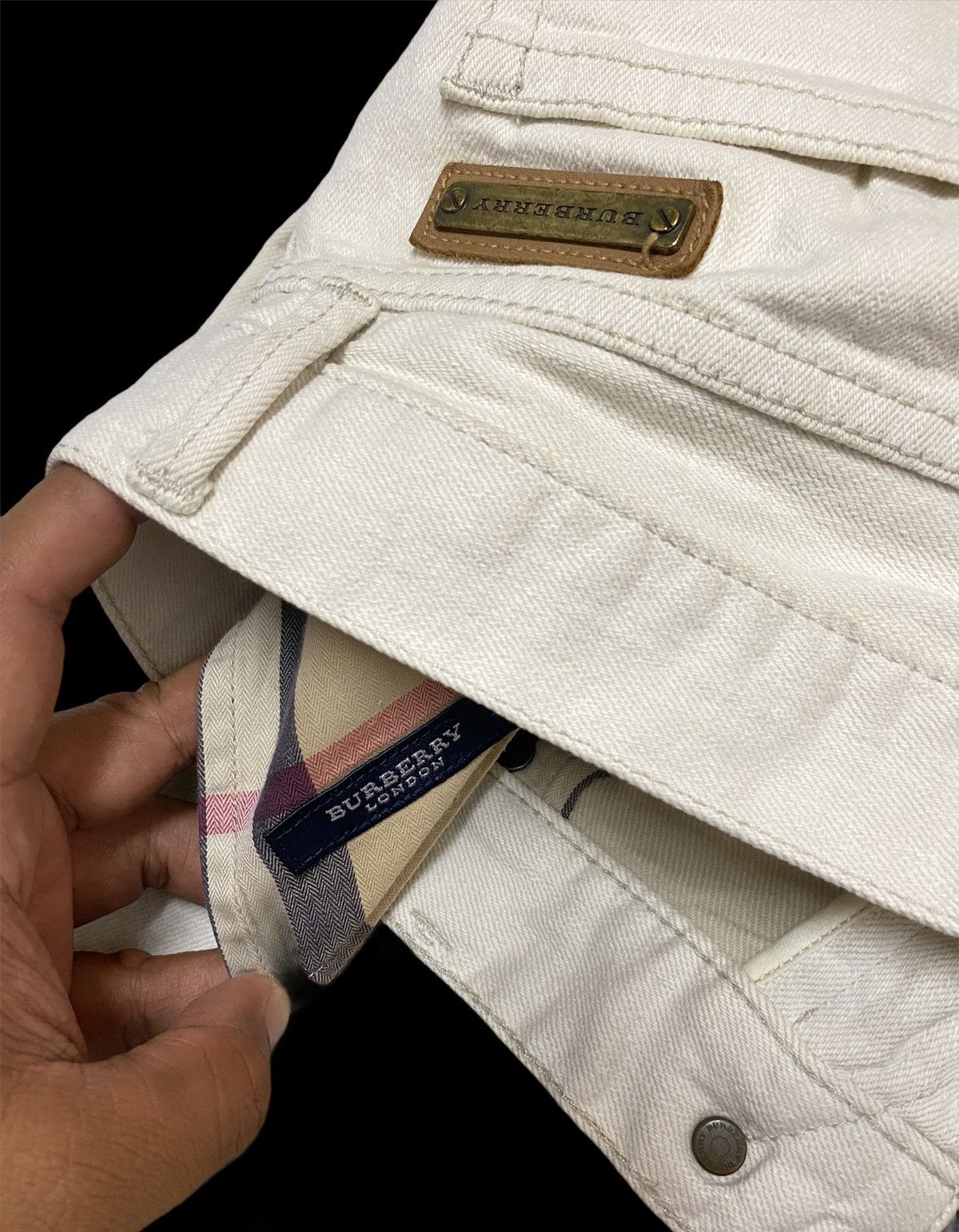 Burberry × Burberry Prorsum × Vintage Vintage Burberry London White Denim Novacheck Made In Japan Size US 32 / EU 48 - 6 Thumbnail