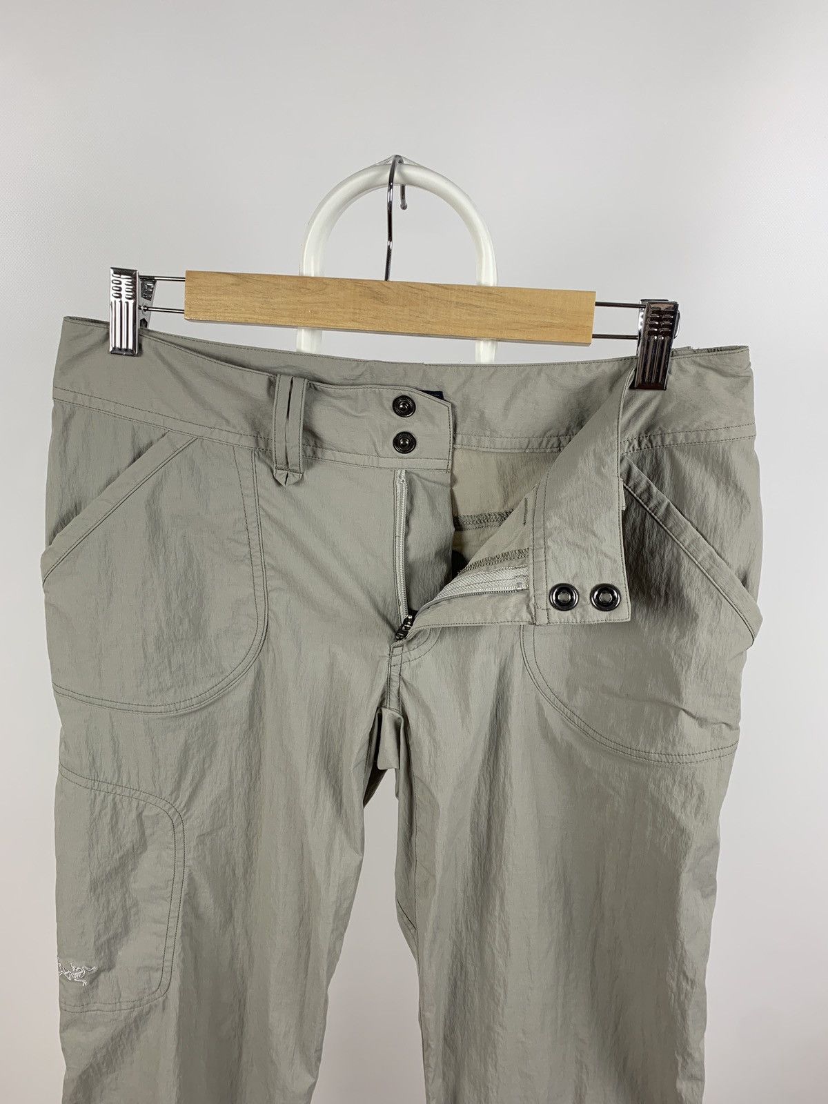 Arc'teryx Vintage Arcteryx Nylon Grey Cargo Pants Travis Style Size US 28 / EU 44 - 13 Thumbnail