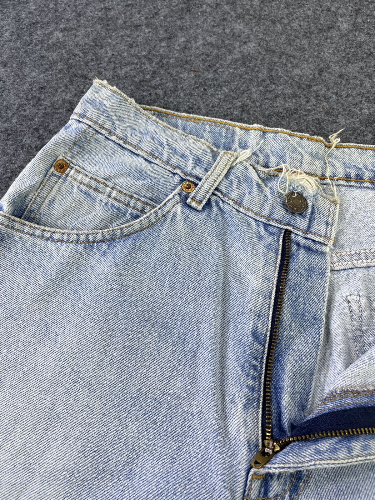 Levi's × Vintage 90's Vintage Levis 607 Light wash Jeans - J785 Size US 30 / EU 46 - 5 Thumbnail