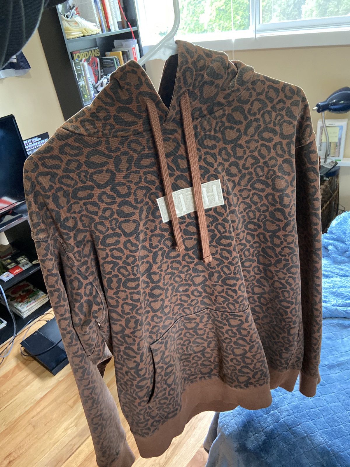 Kith FW17 Kith Monday Program Cheetah Classic Box Logo Hoodie Size US M / EU 48-50 / 2 - 1 Thumbnail