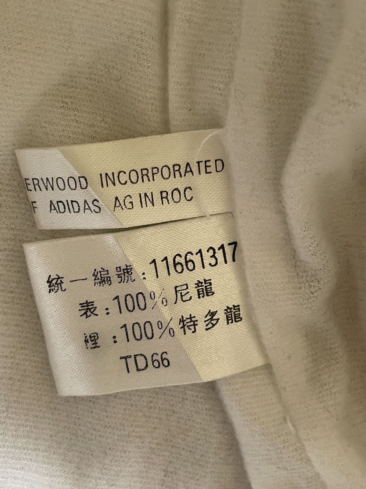 Adidas × Vintage Vintage Adidas big logo Lightweights jacket Size US L / EU 52-54 / 3 - 3 Thumbnail
