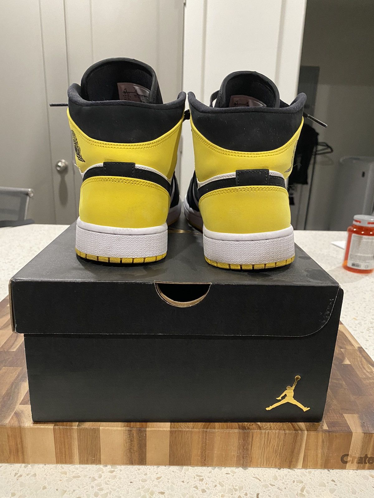 Nike Jordan 1 Mid SE Yellow Toe Size US 9.5 / EU 42-43 - 4 Thumbnail