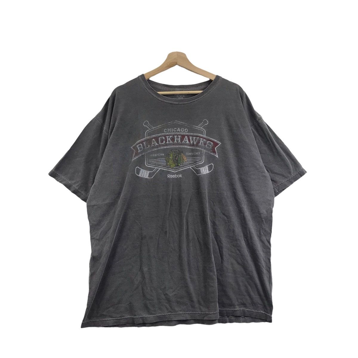 CHICAGO BLACKHAWKS REEBOK Sport Hockey League Grey T Shirt