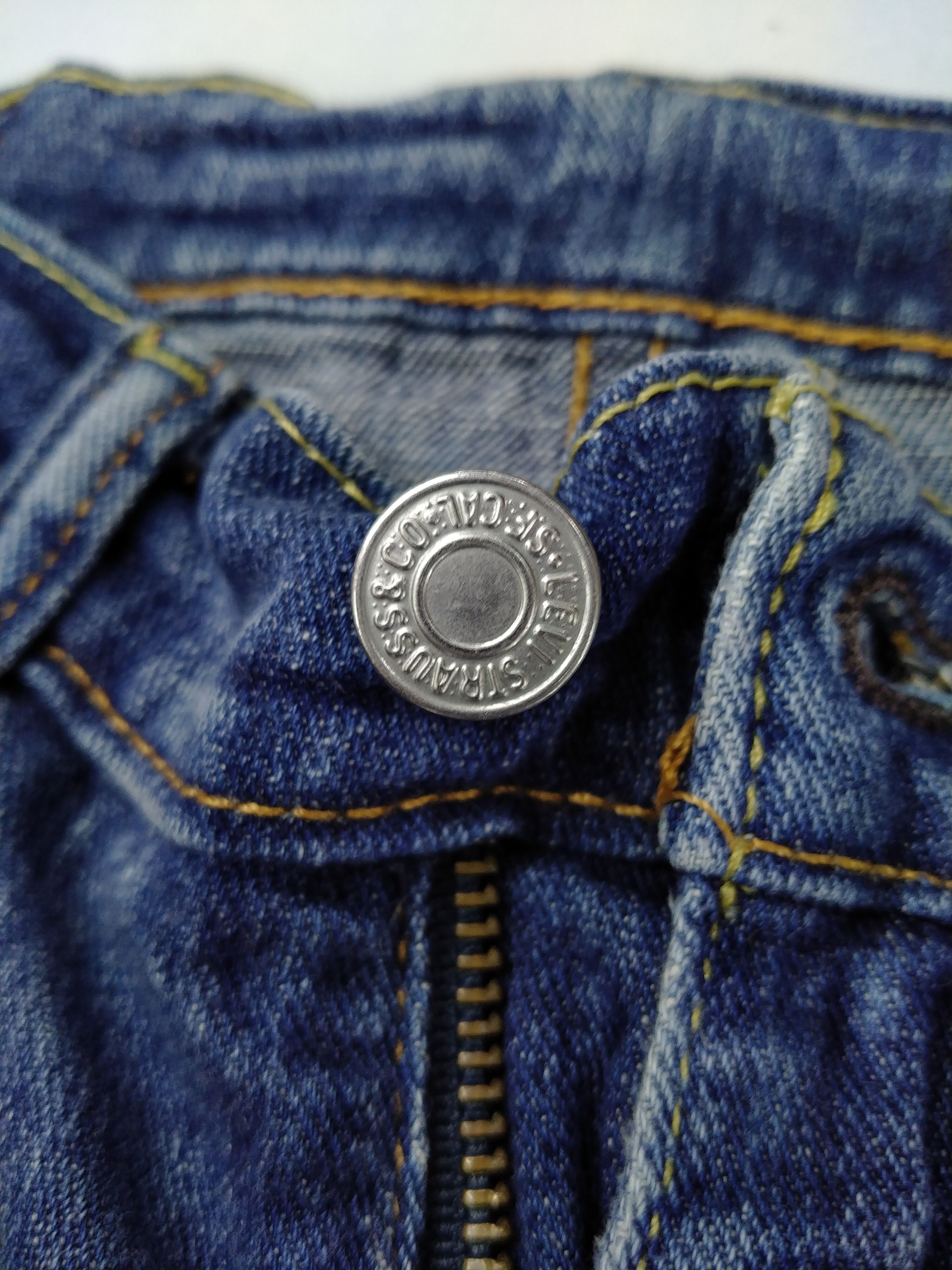 Levi's Blue Distressed Vintage Levi's 514 Denim 33x31.5 -JN443 Size US 33 - 8 Thumbnail