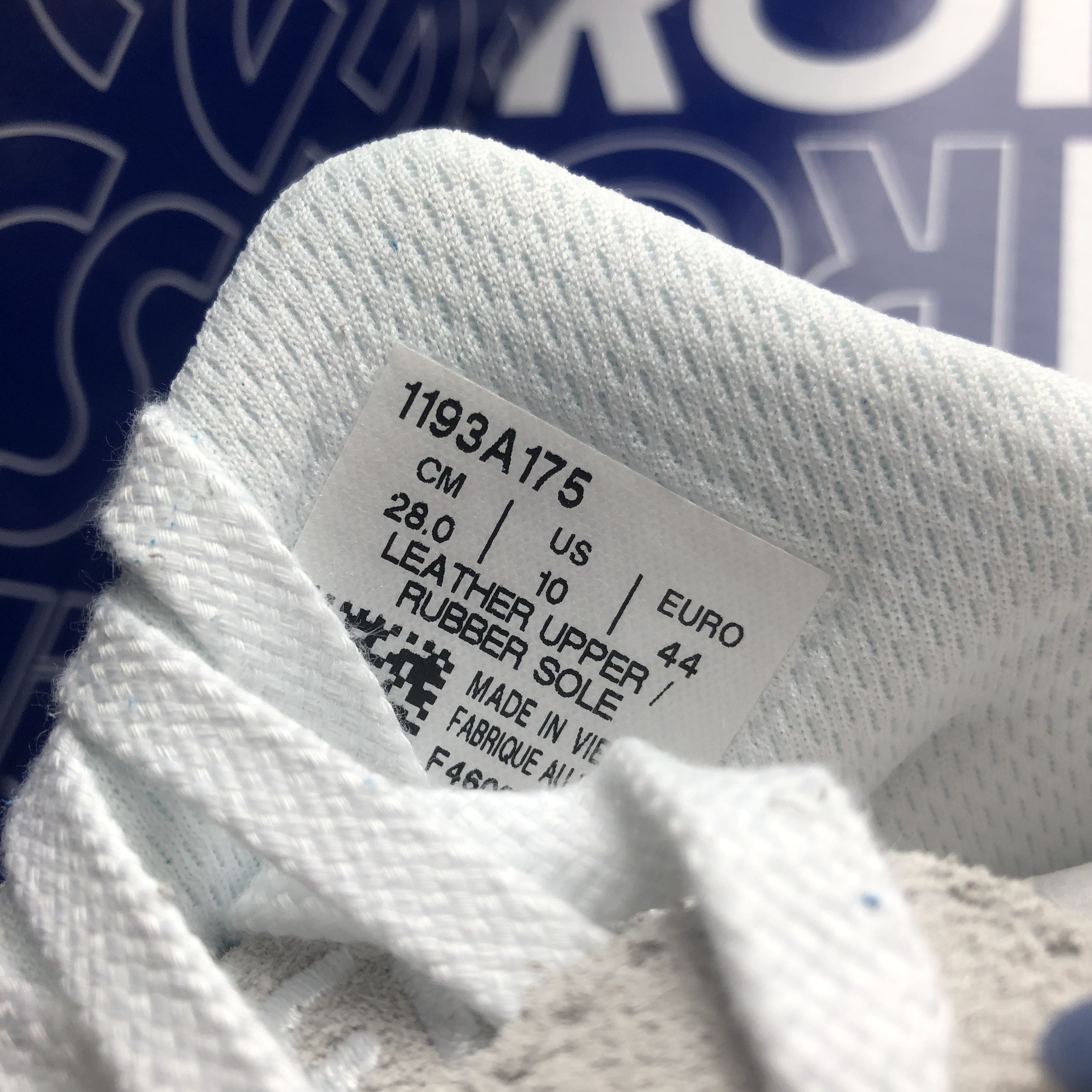 Asics ASICS Gel-Lyte III Ronnie Fieg Super Blue Size US 10 / EU 43 - 2 Thumbnail