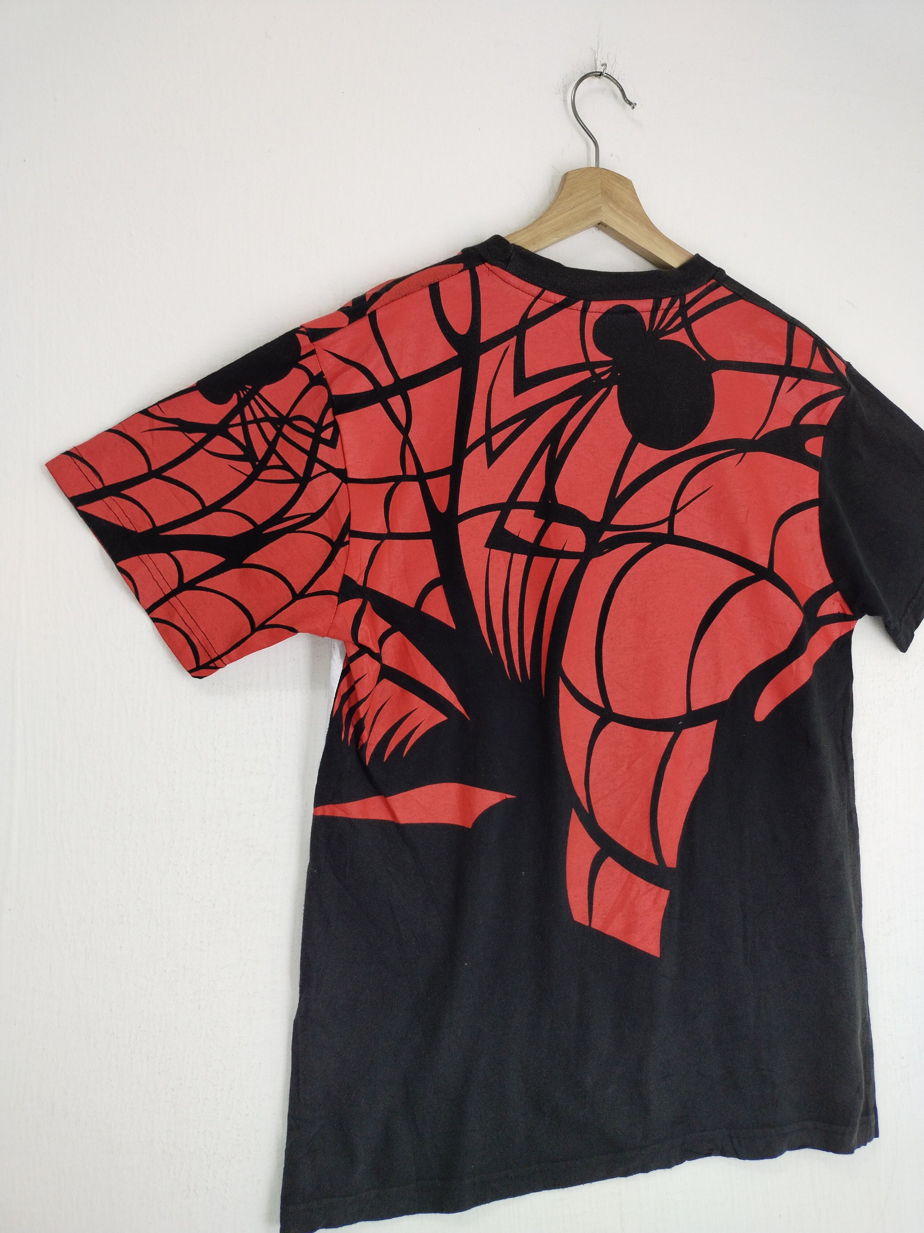 Marvel Comics VINTAGE SPIDERMAN UNIVERSAL STUDIOS OVERPRINT SHIRT TEE Size US M / EU 48-50 / 2 - 3 Thumbnail