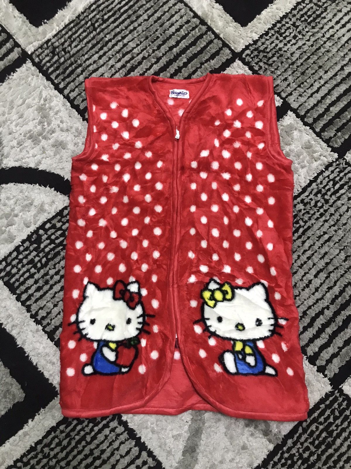 Cartoon Network Hello kitty fleece vest jacket Size US M / EU 48-50 / 2 - 1 Thumbnail