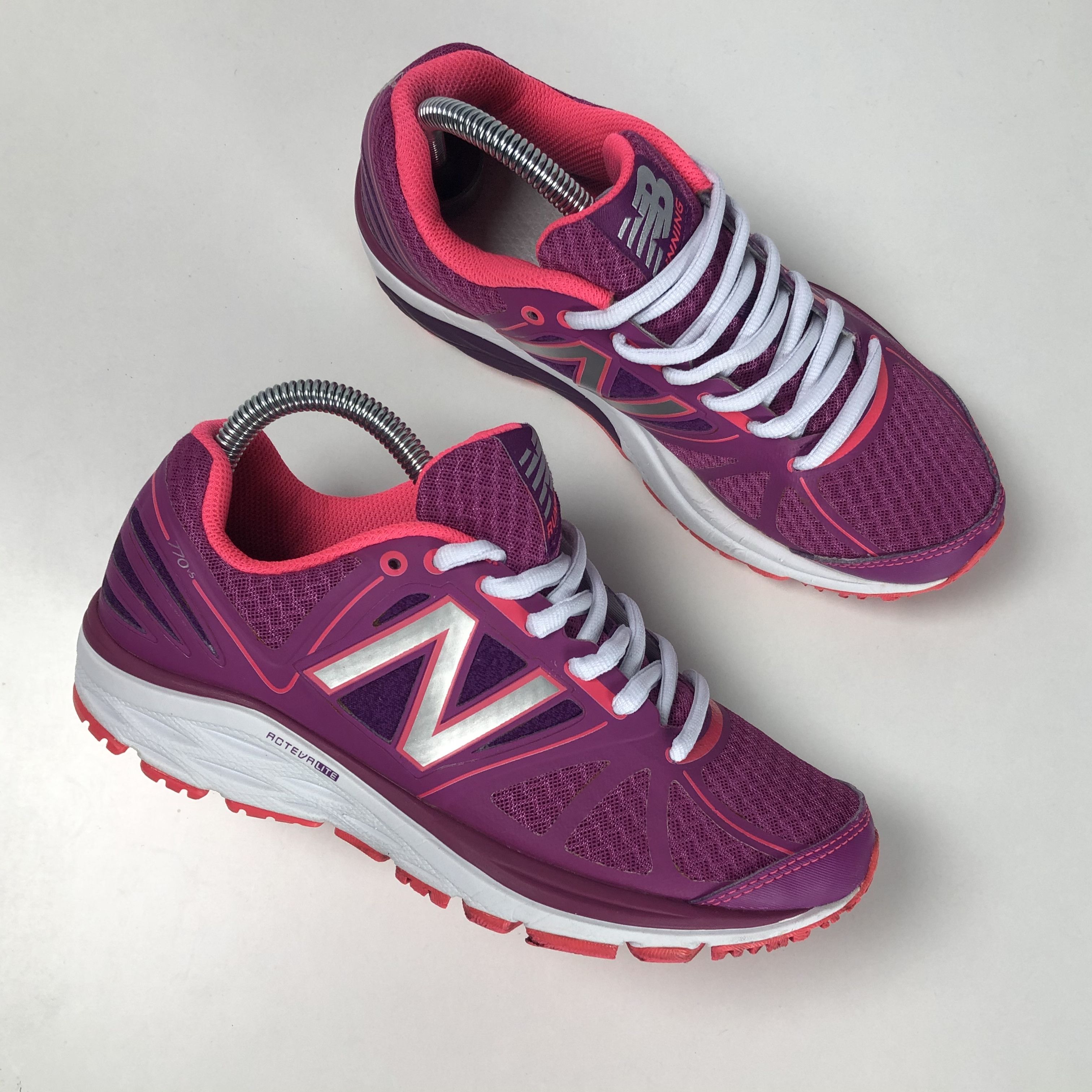 New Balance New Balance W 770 US 7.5 EU 38 Size US 8 / IT 38 - 1 Thumbnail