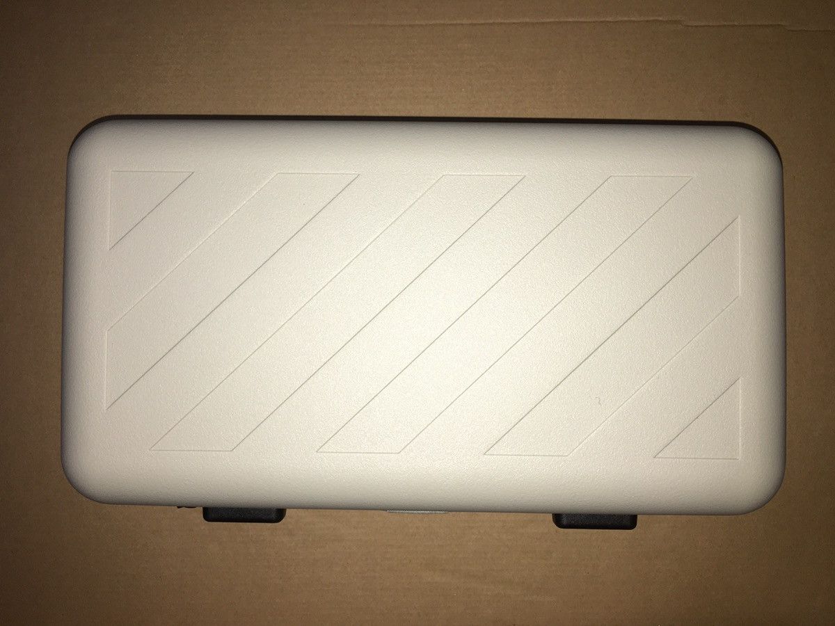 Off-White Off-White x Amorepacific Protection Kit Limited Edition Size ONE SIZE - 11 Thumbnail