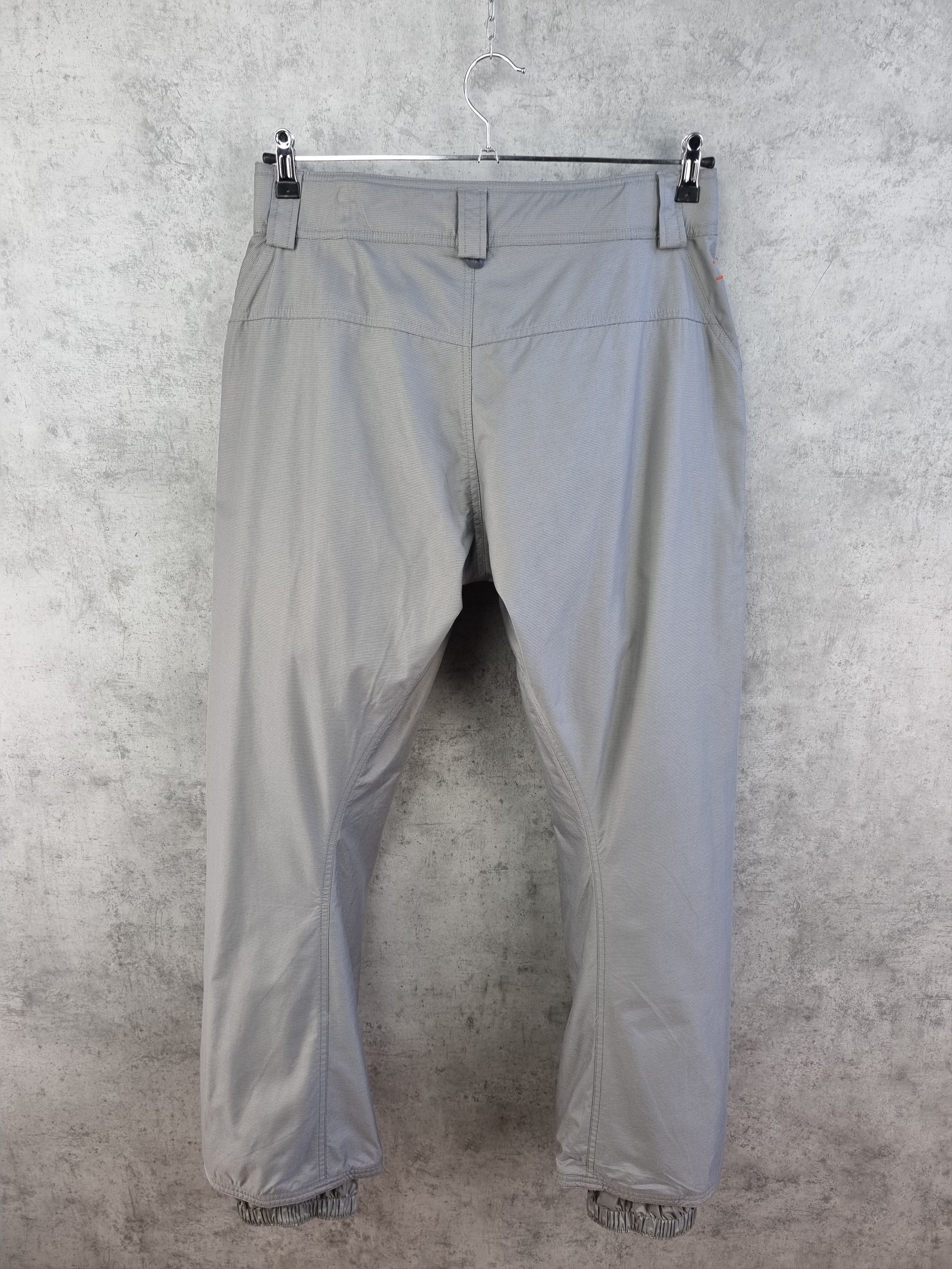 Nike × Nike ACG × Vintage 90s Nike ACG Asymmetrical Ski Snowboarding Nylon Pants Size US 34 / EU 50 - 3 Thumbnail
