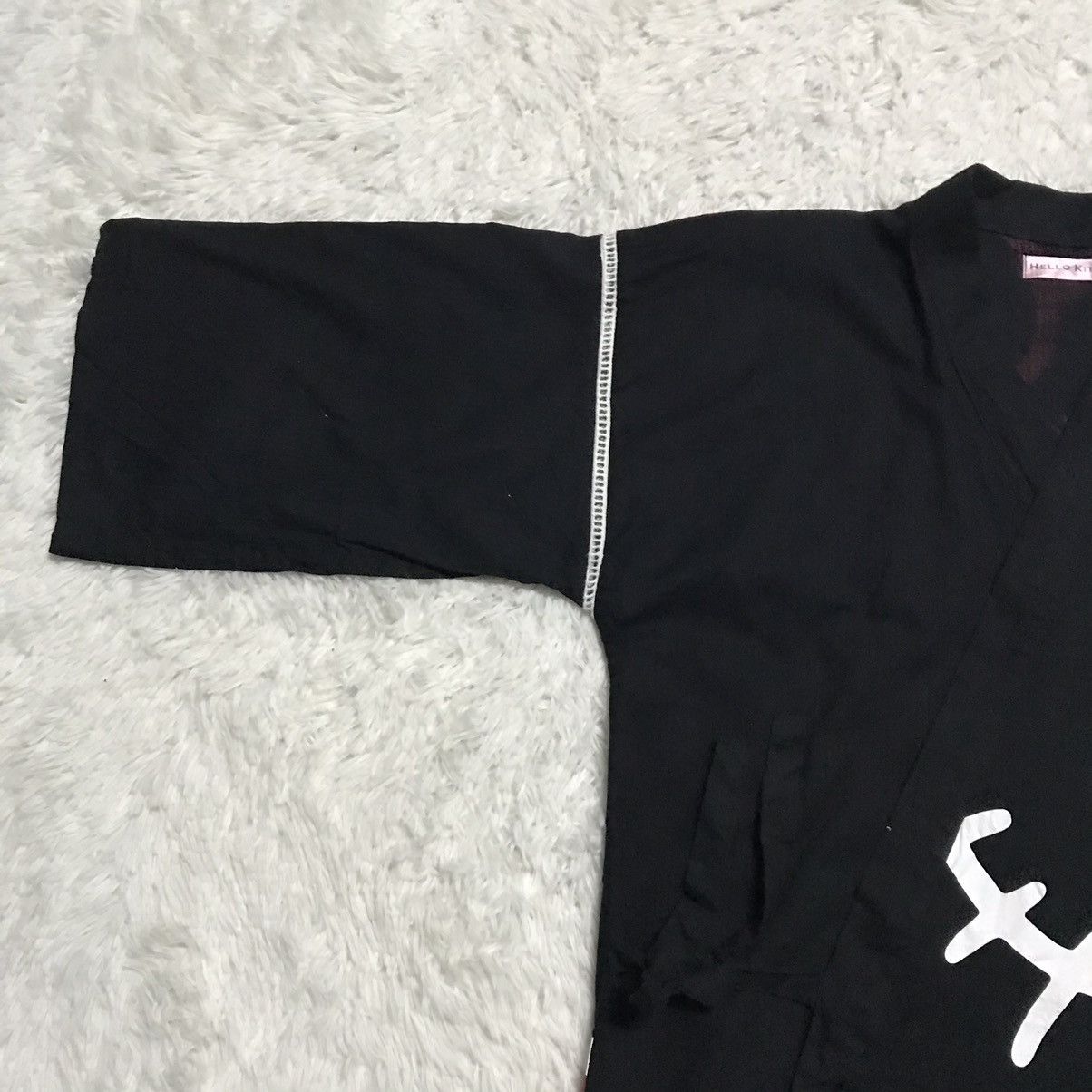 Cartoon Network 💥💥Rare Hello Kitty Kimono Size US M / EU 48-50 / 2 - 16 Thumbnail