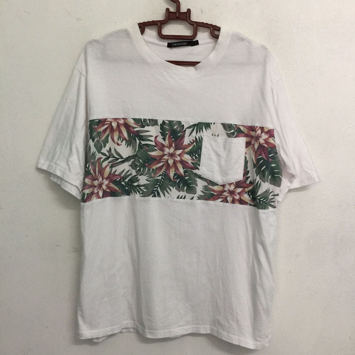 Japanese Brand Hawaii design Japanese brand tee Size US L / EU 52-54 / 3 - 1 Thumbnail