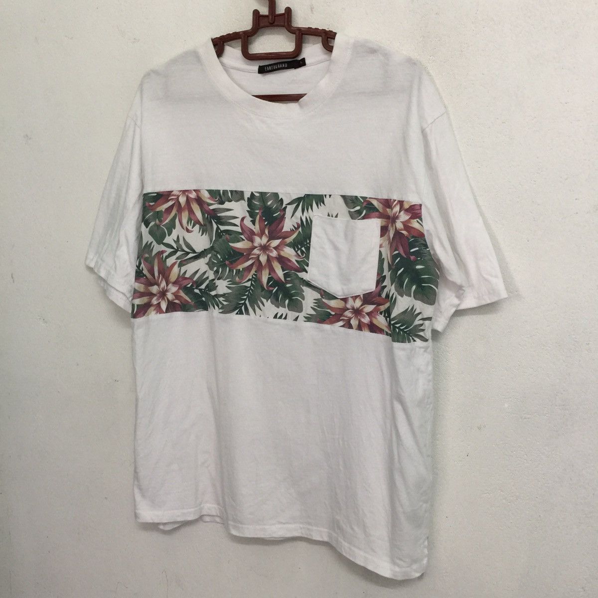 Japanese Brand Hawaii design Japanese brand tee Size US L / EU 52-54 / 3 - 2 Thumbnail