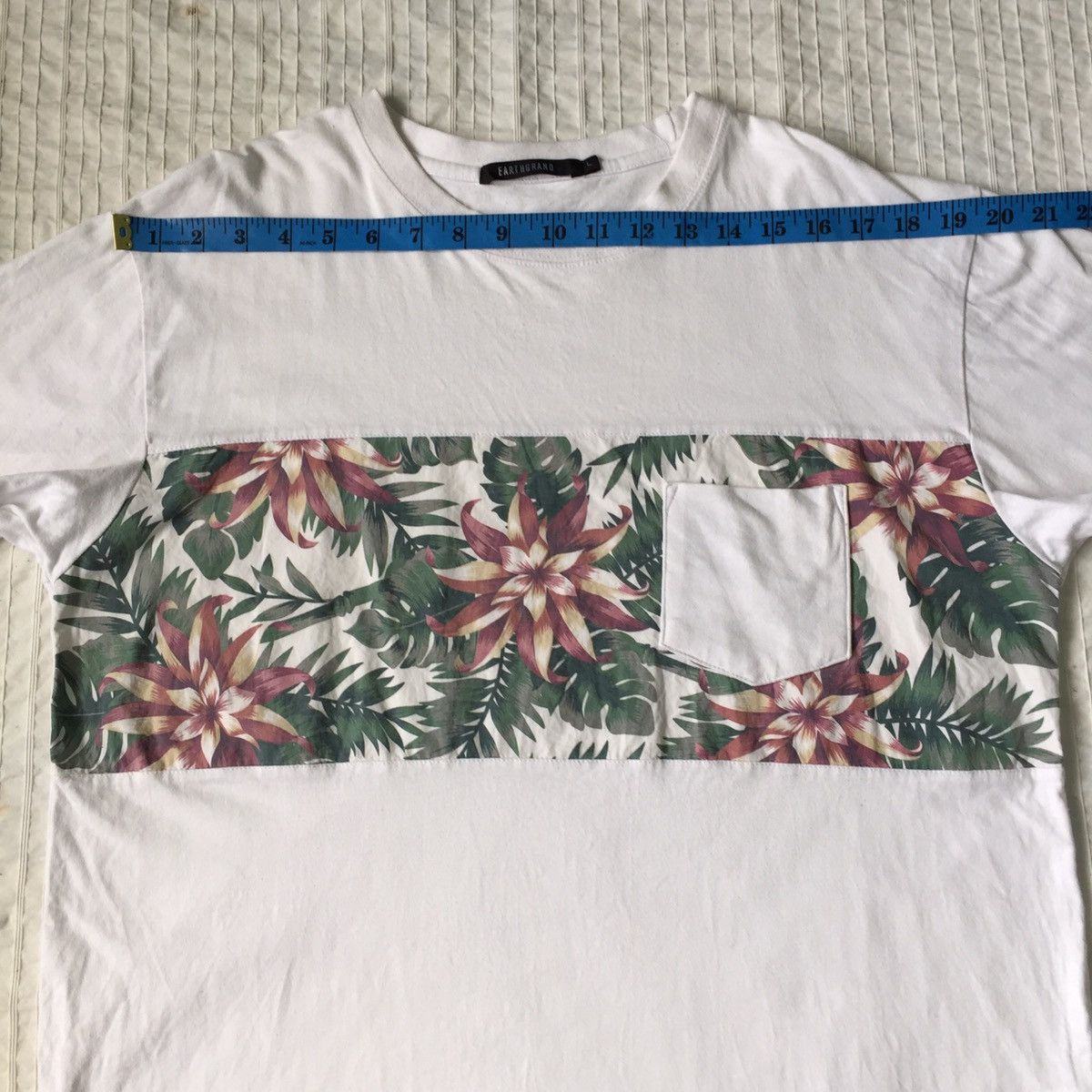 Japanese Brand Hawaii design Japanese brand tee Size US L / EU 52-54 / 3 - 13 Thumbnail