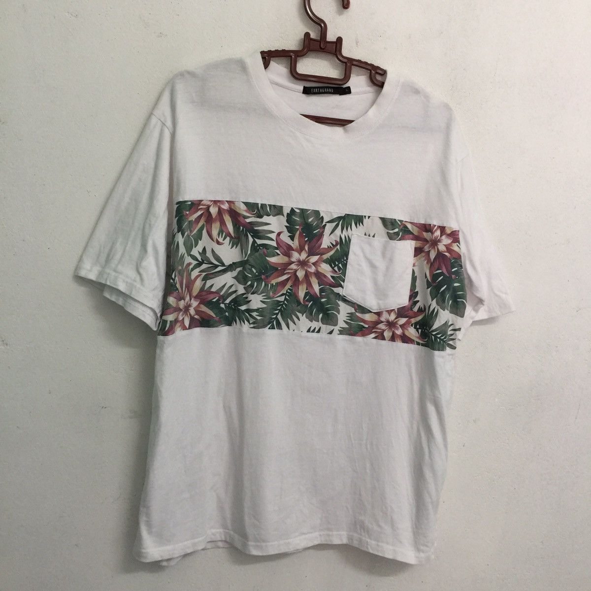 Japanese Brand Hawaii design Japanese brand tee Size US L / EU 52-54 / 3 - 3 Thumbnail