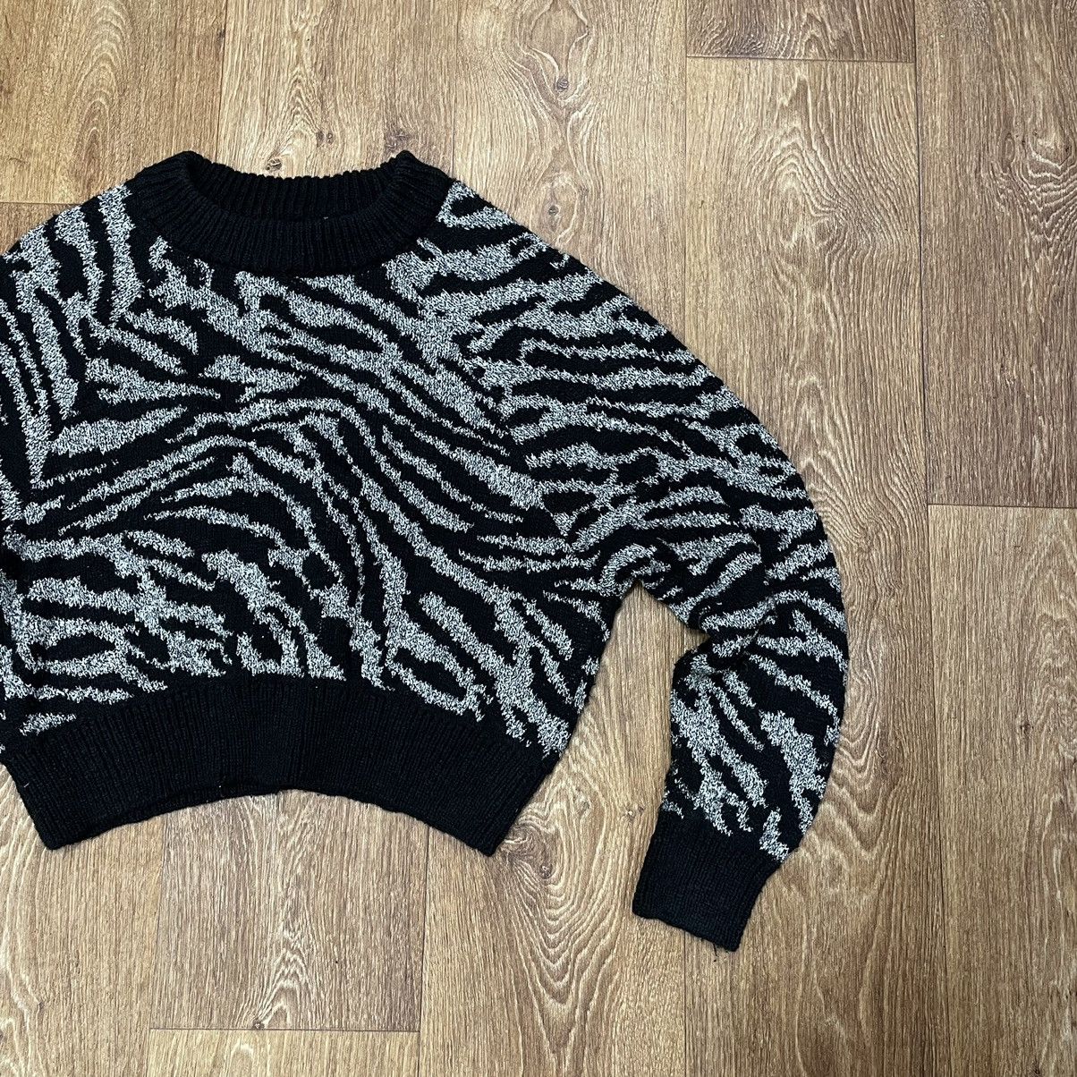 Vintage Vintage Y2K Zebra Stripe Crop Sweater Grunge Streetwear L Size L / US 10 / IT 46 - 2 Thumbnail