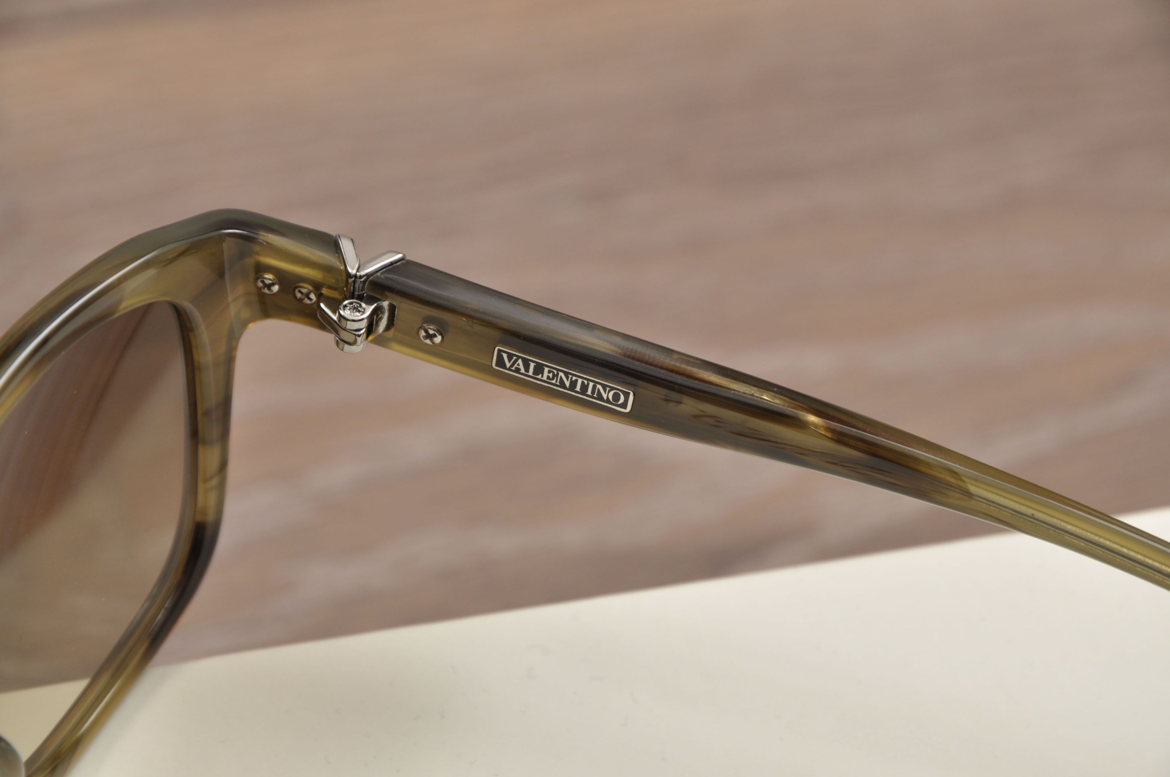 Valentino 350$ Authentic Camouflage Khaki Rockstud Sunglasses Size ONE SIZE - 5 Thumbnail