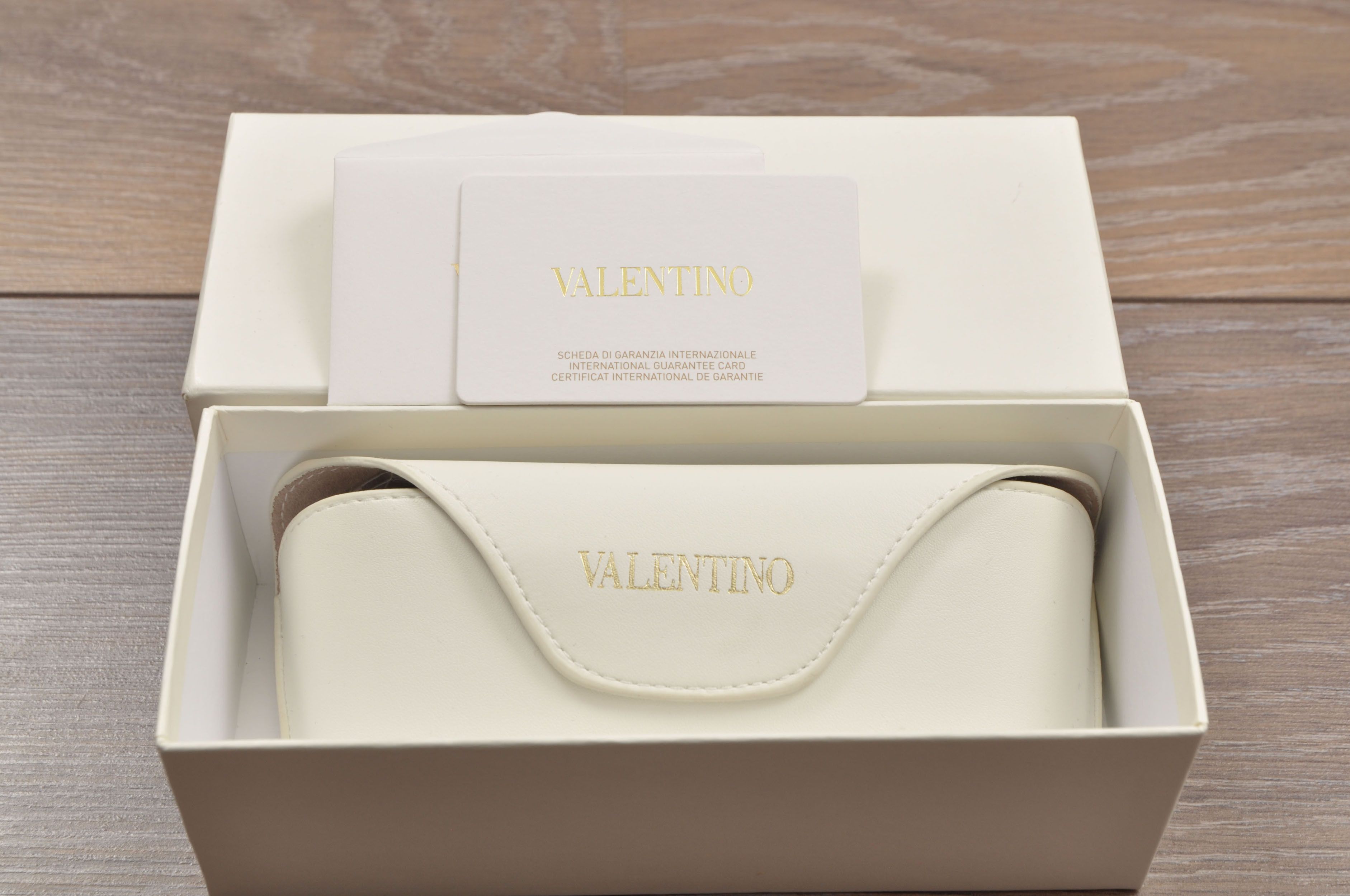Valentino 350$ Authentic Camouflage Khaki Rockstud Sunglasses Size ONE SIZE - 6 Thumbnail