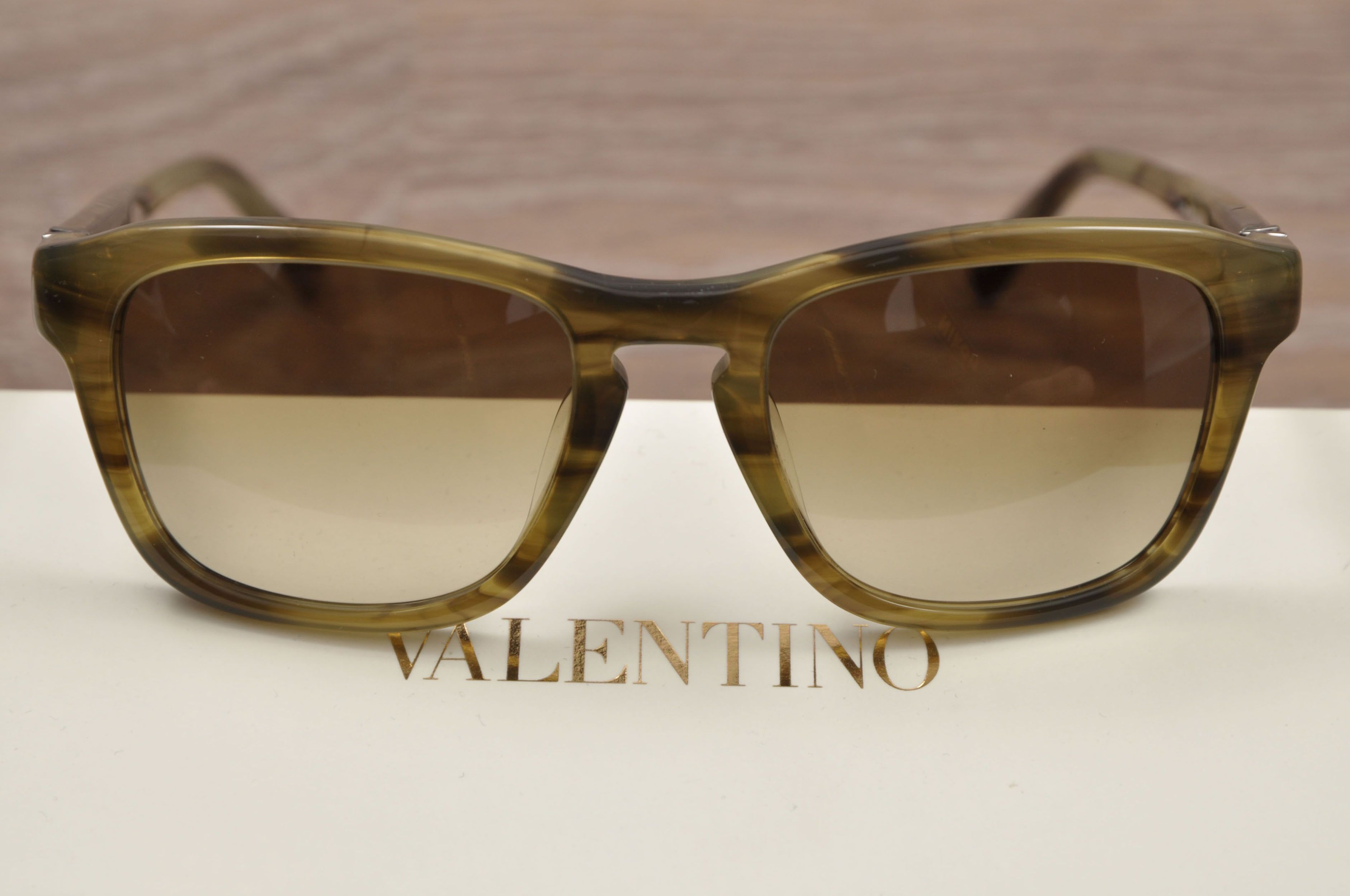 Valentino 350$ Authentic Camouflage Khaki Rockstud Sunglasses Size ONE SIZE - 1 Thumbnail