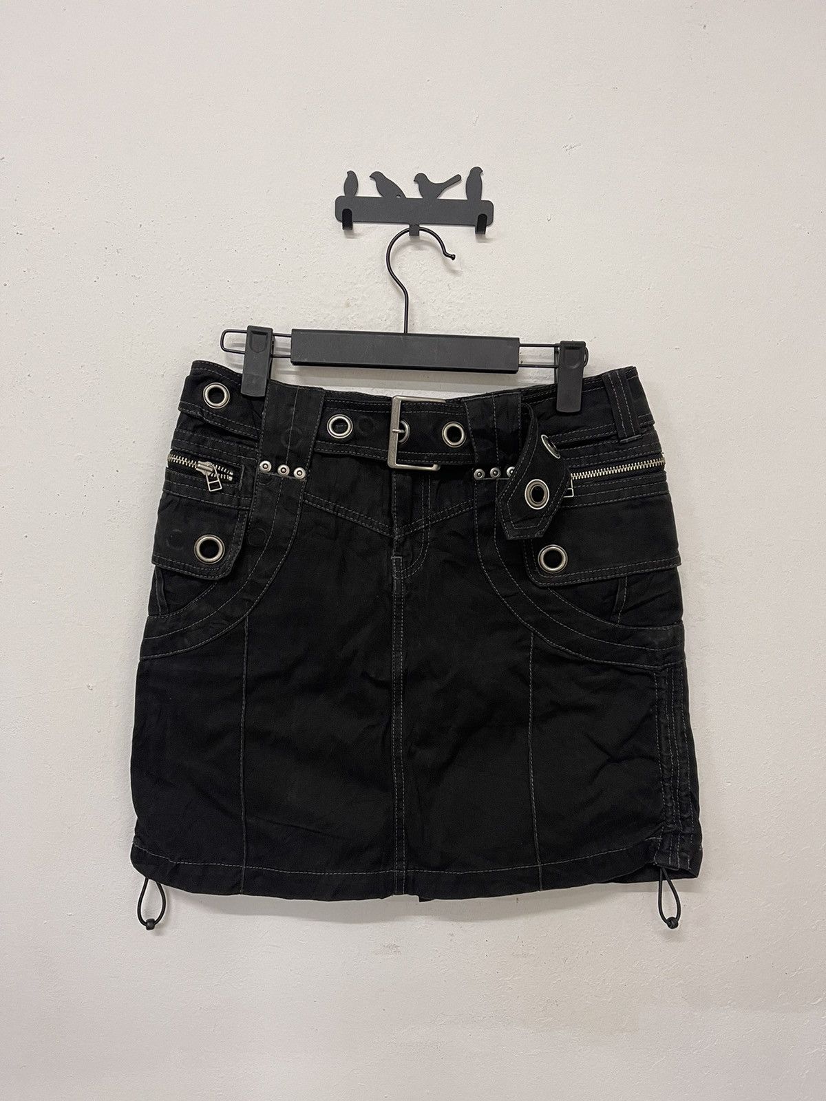 Awesome steals🔥Algonquins japan bondage belted mini skirt