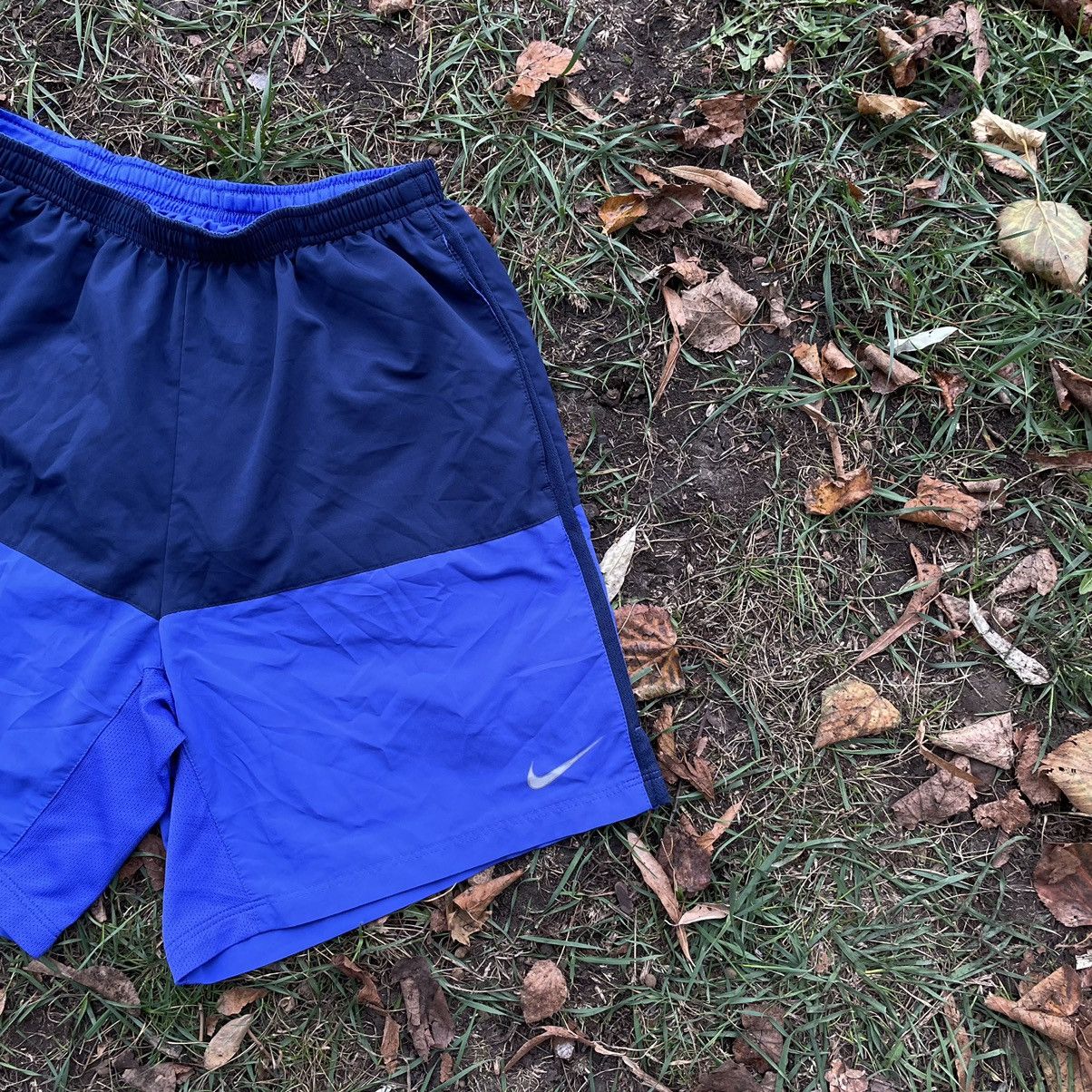 Vintage Vintage Y2K Nike Swoosh Nylon Shorts Blue Baggy Streetwear 3 Size US 32 / EU 48 - 2 Thumbnail
