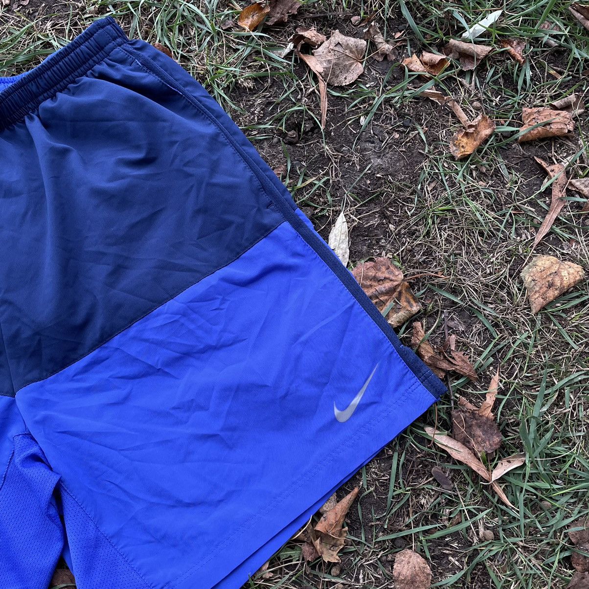 Vintage Vintage Y2K Nike Swoosh Nylon Shorts Blue Baggy Streetwear 3 Size US 32 / EU 48 - 3 Thumbnail