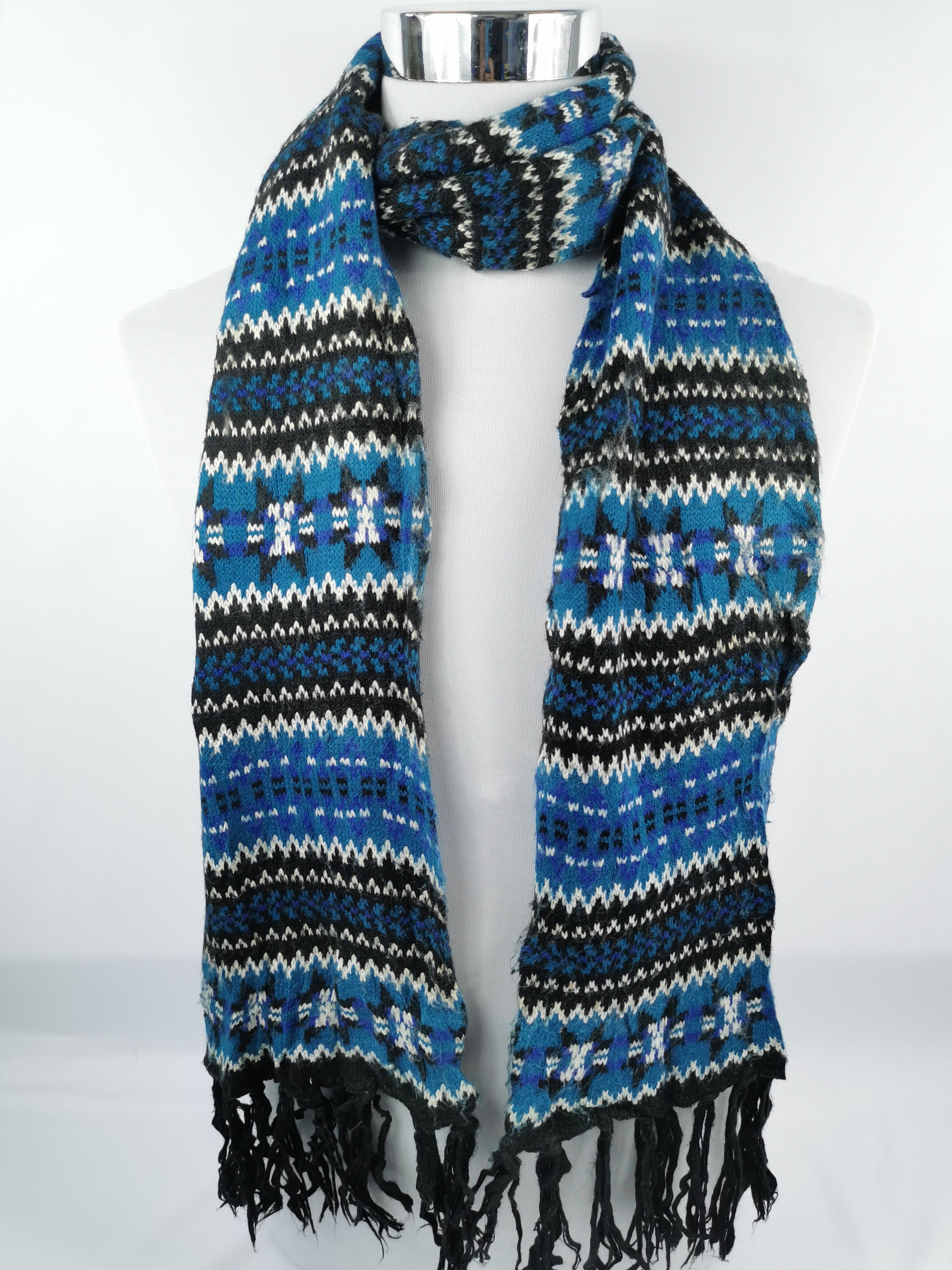 Beams scarf muffler