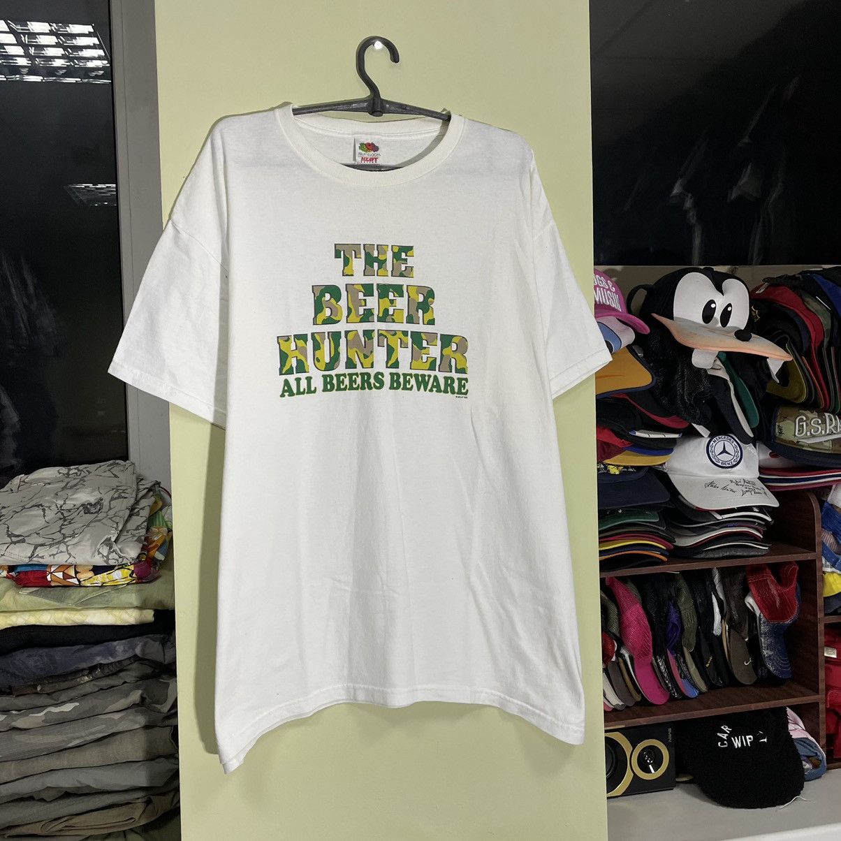 Vintage Vintage 90s Adult “ The Beer Hunter Drinking” Art Humor Tee Size US XL / EU 56 / 4 - 2 Thumbnail