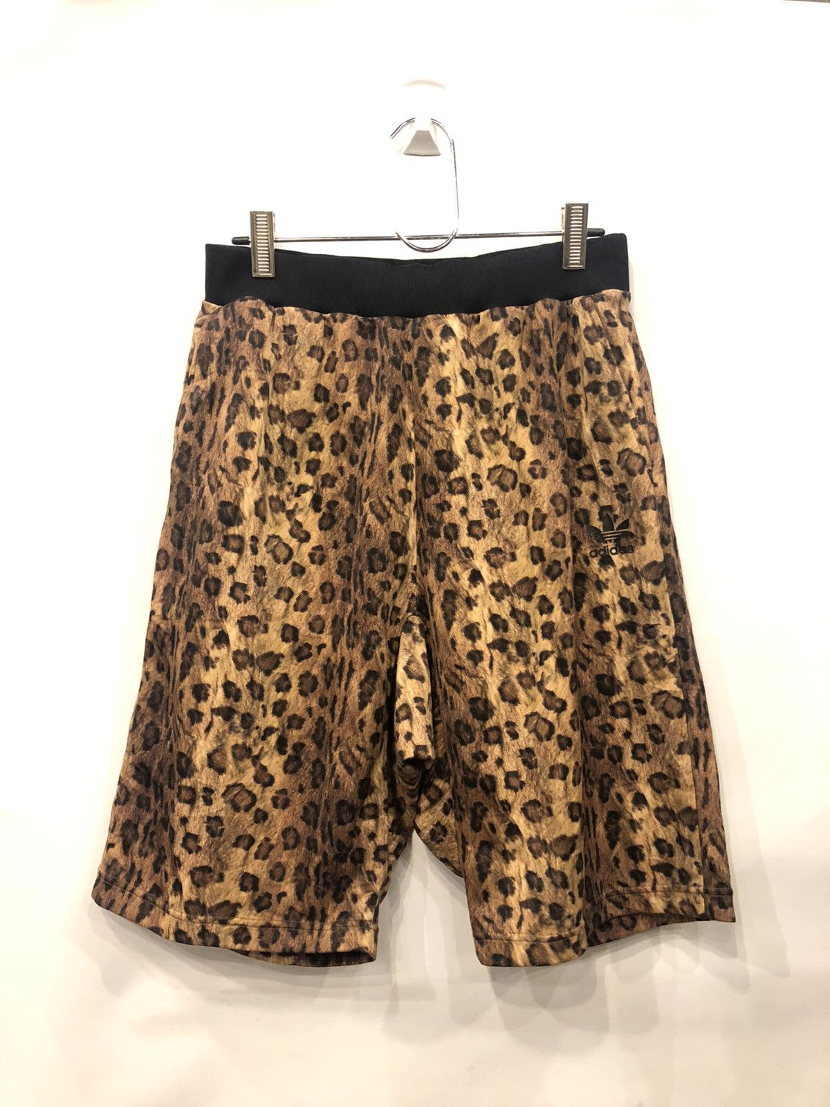 Adidas × Designer Adidas Short Size US 31 - 1 Thumbnail