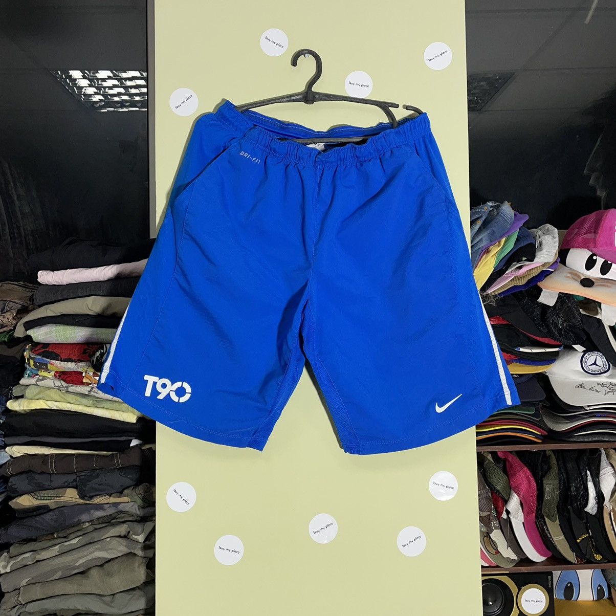 Beauty Beast Vintage 90s Nike Swoosh Logo Shorts Streetwear Size US 34 / EU 50 - 1 Thumbnail
