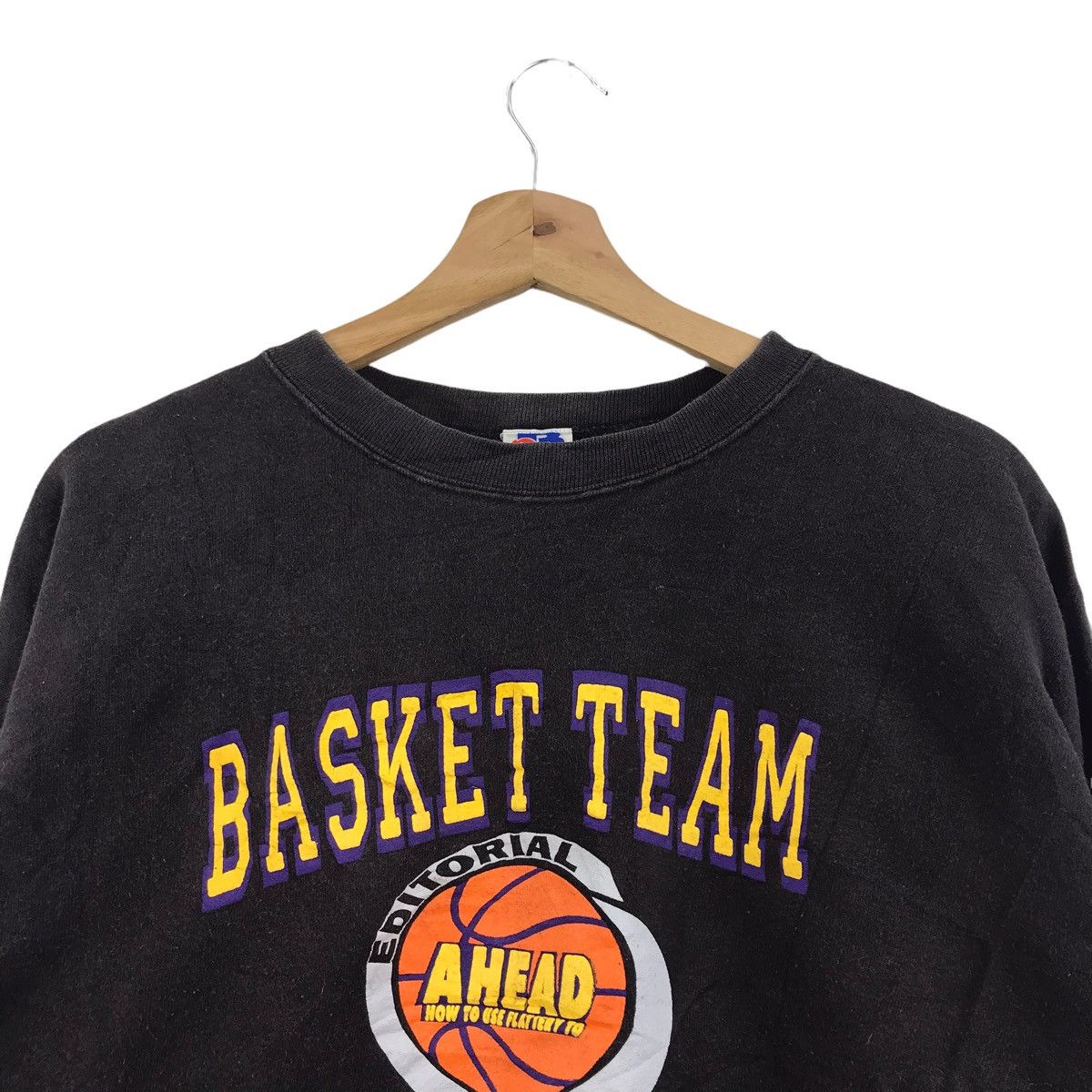 Vintage Vintage 90s BASKET TEAM NBA Ahead Baskeball Sport Sweatshirt Size US XL / EU 56 / 4 - 2 Thumbnail