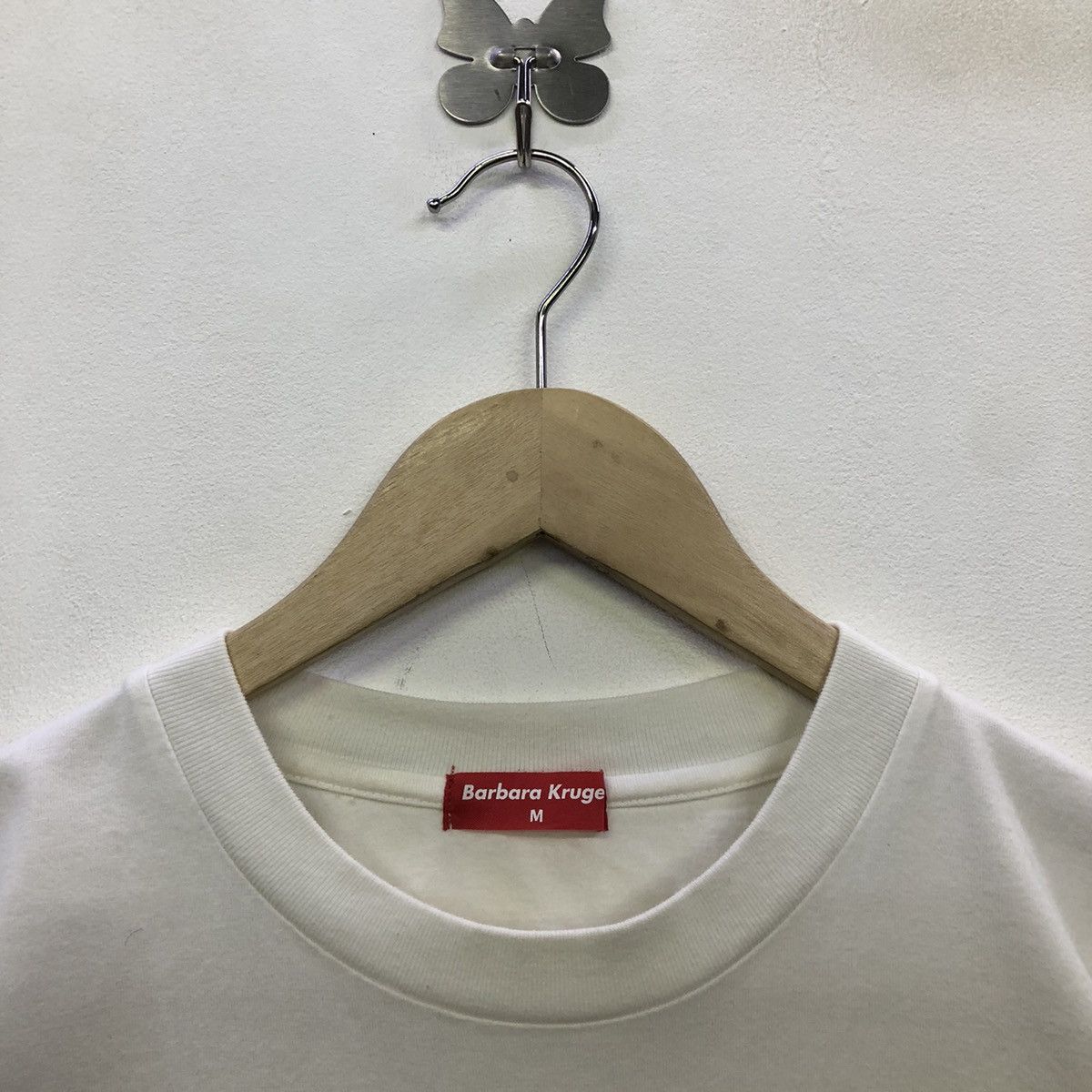 Barbara Kruger Uniqlo X Barbara Kruger X Rare Against The Machine Tshirt Size US M / EU 48-50 / 2 - 4 Thumbnail