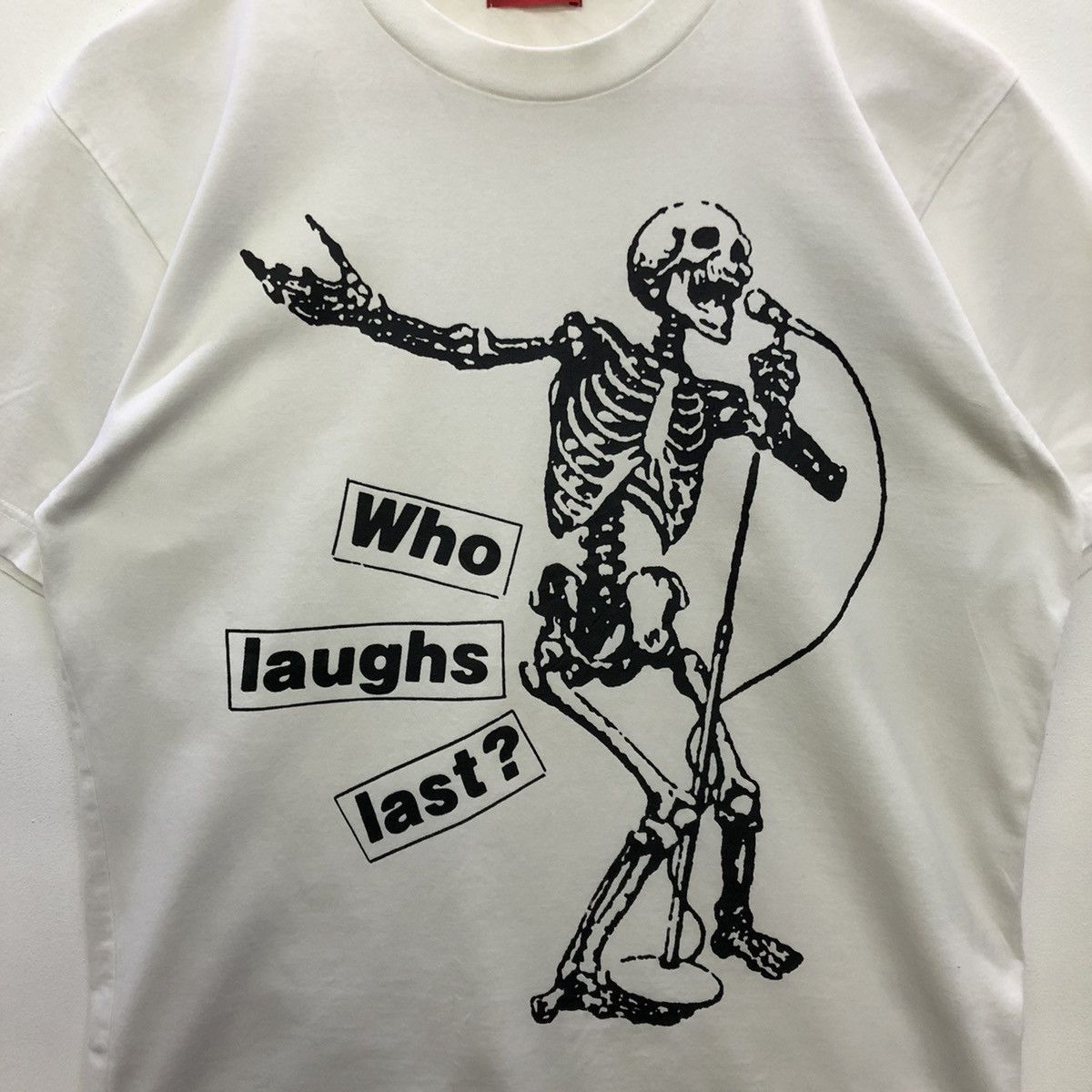 Barbara Kruger Uniqlo X Barbara Kruger X Rare Against The Machine Tshirt Size US M / EU 48-50 / 2 - 3 Thumbnail