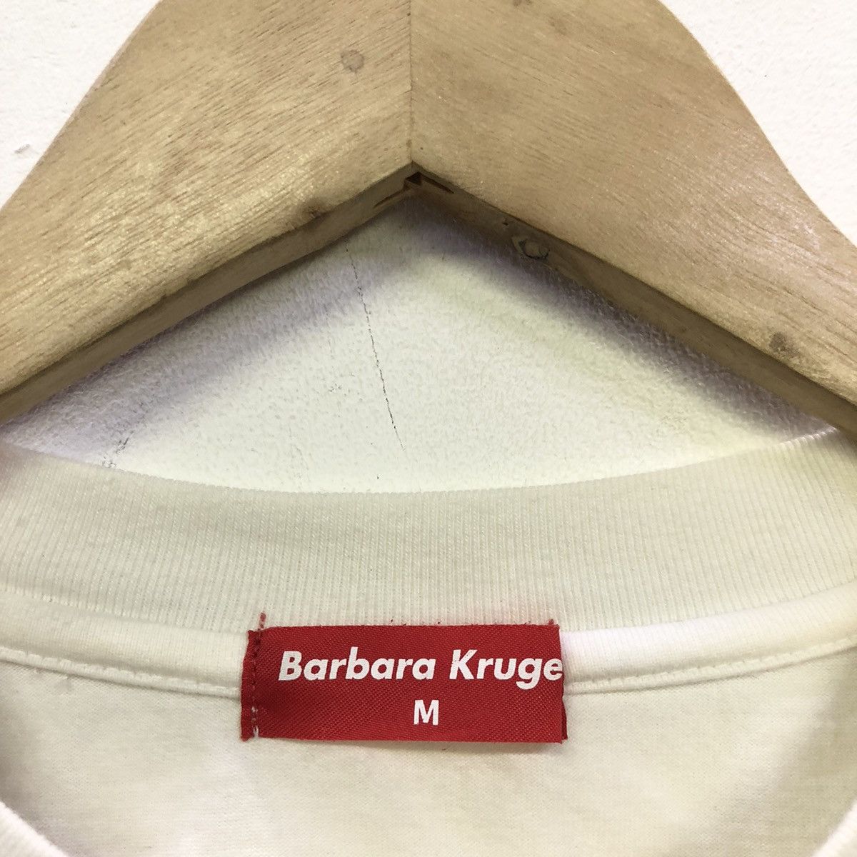 Barbara Kruger Uniqlo X Barbara Kruger X Rare Against The Machine Tshirt Size US M / EU 48-50 / 2 - 13 Thumbnail