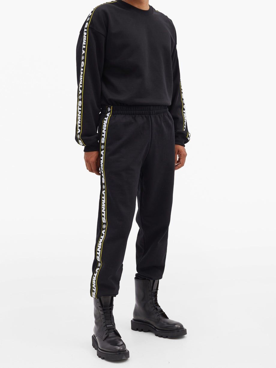 Vetements $760 VETEMENTS black taped logo crew sweatshirt - Large Size US L / EU 52-54 / 3 - 1 Thumbnail