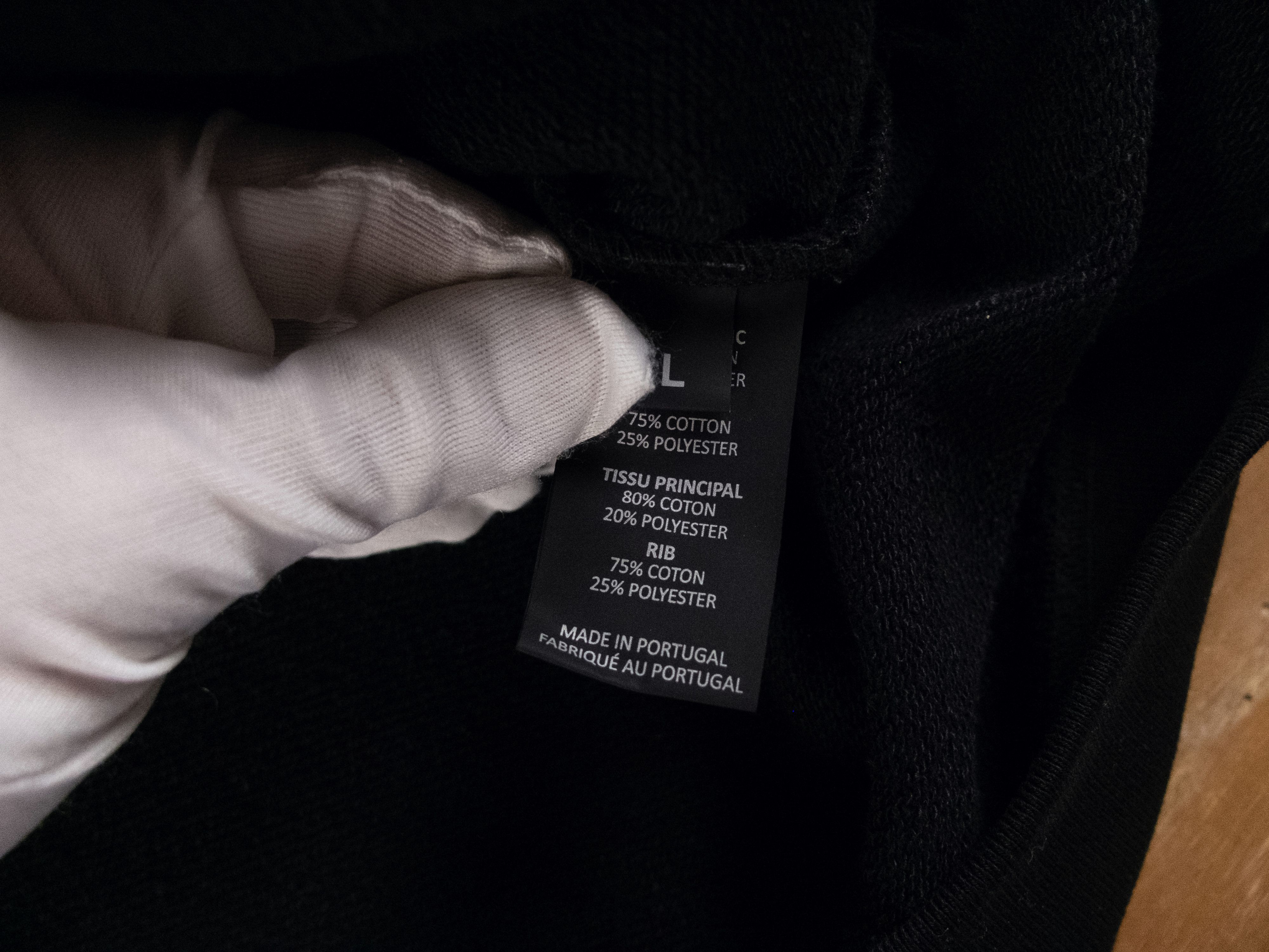 Vetements $760 VETEMENTS black taped logo crew sweatshirt - Large Size US L / EU 52-54 / 3 - 8 Thumbnail