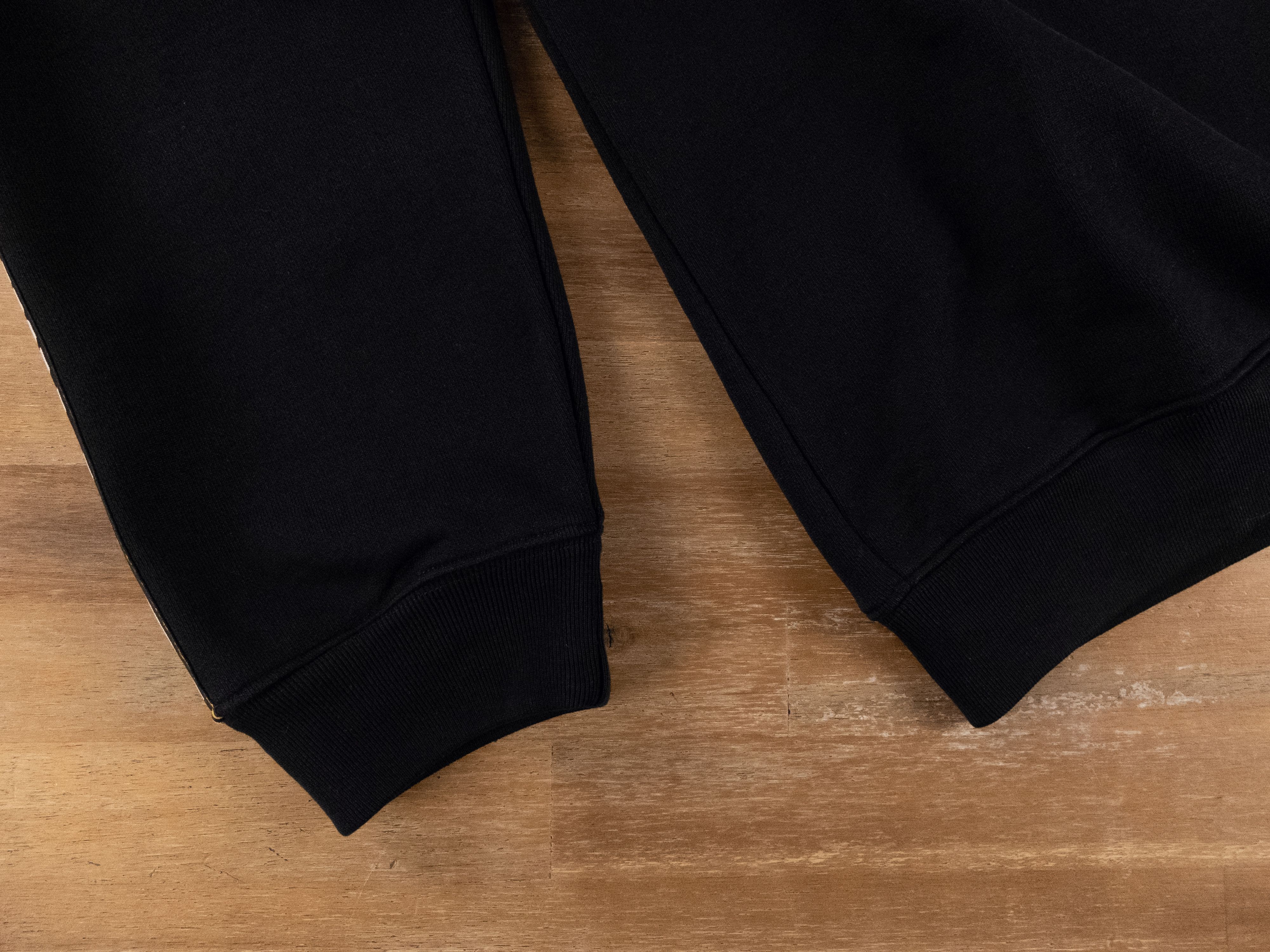 Vetements $760 VETEMENTS black taped logo crew sweatshirt - Large Size US L / EU 52-54 / 3 - 7 Thumbnail