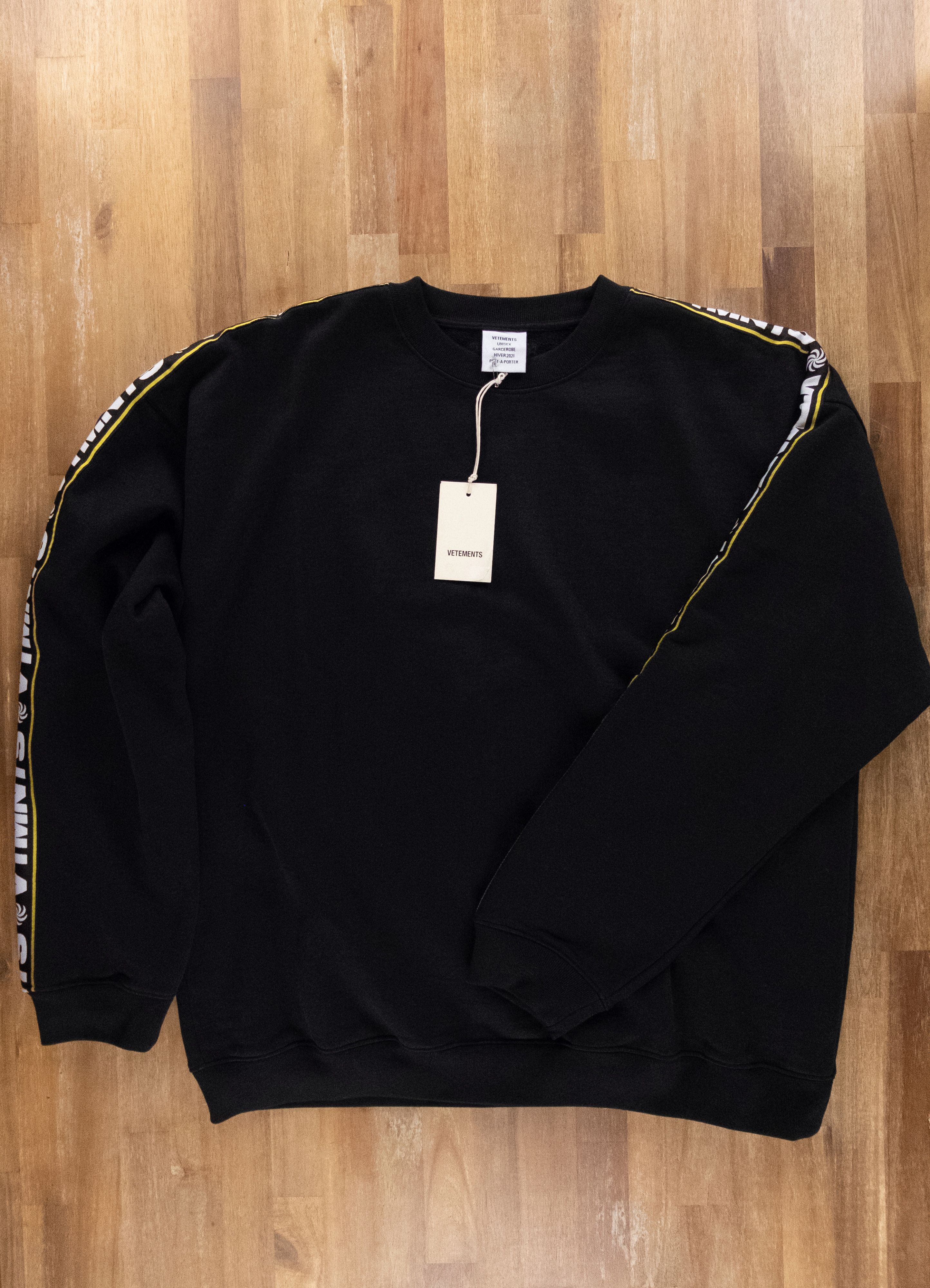 Vetements $760 VETEMENTS black taped logo crew sweatshirt - Large Size US L / EU 52-54 / 3 - 4 Thumbnail