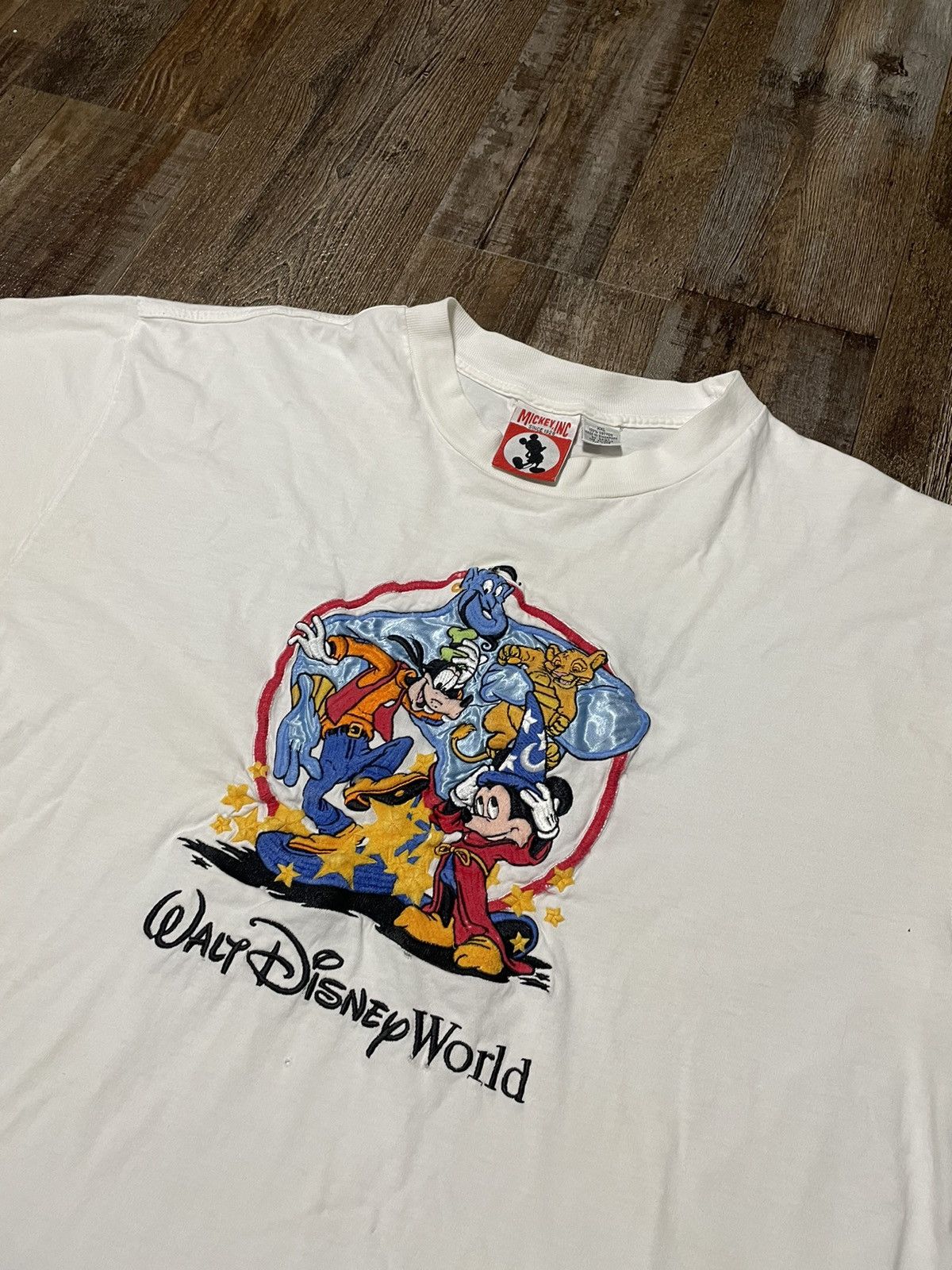 Pre-owned Disney X Vintage Disney World Mickey Genie Embroidered T Shirt In White