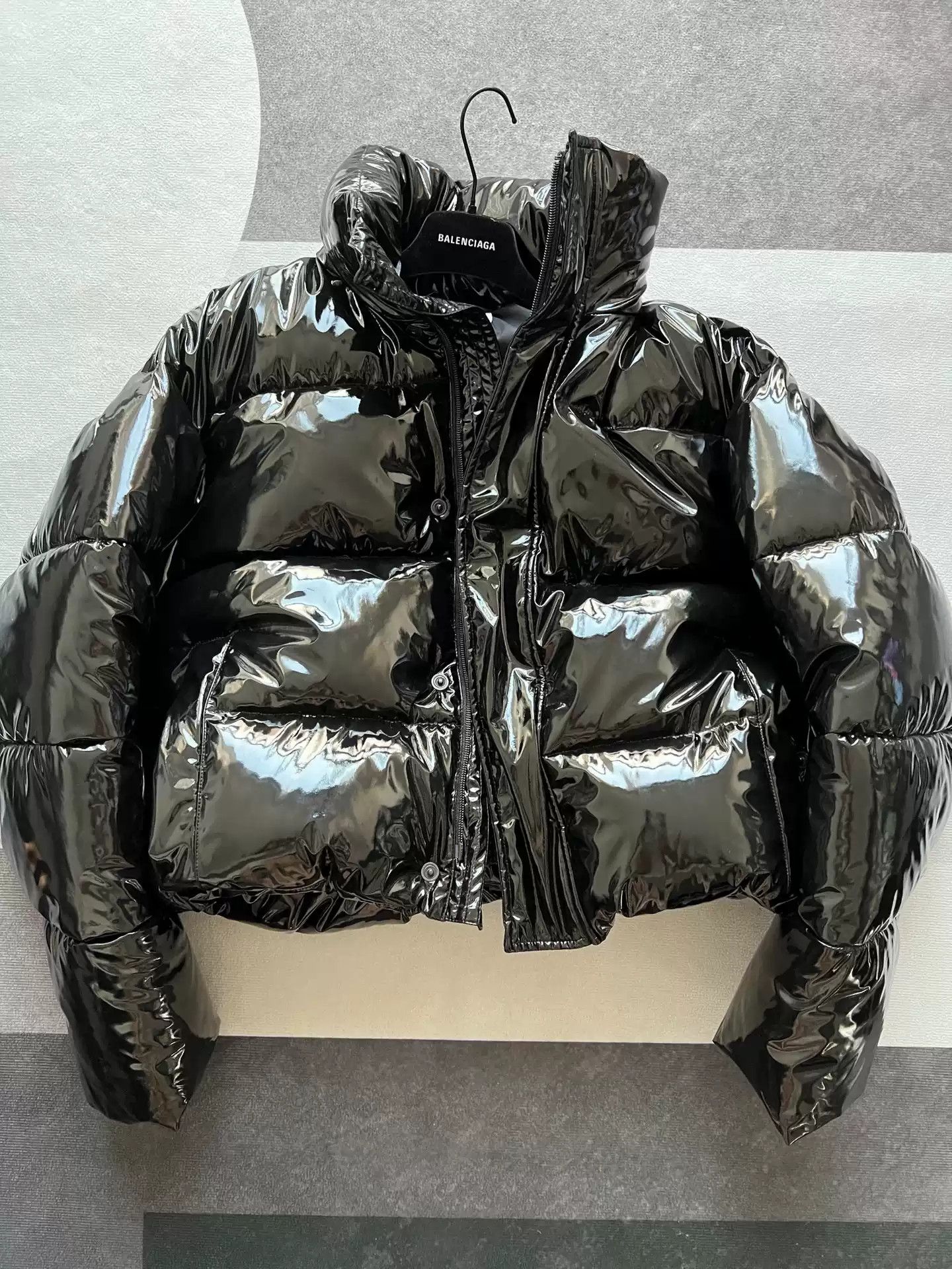 Balenciaga Balenciaga 20fw Patent Leather Down JKT Size XS / US 0-2 / IT 36-38 - 1 Thumbnail