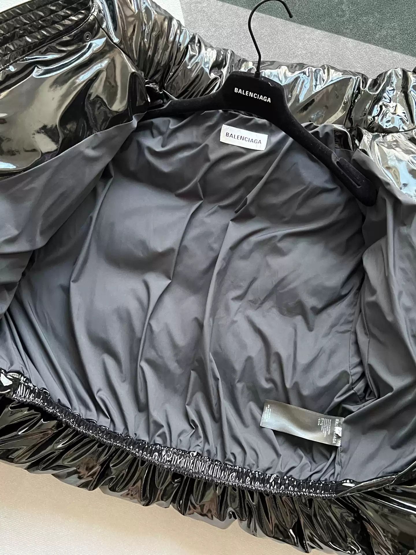 Balenciaga Balenciaga 20fw Patent Leather Down JKT Size XS / US 0-2 / IT 36-38 - 4 Thumbnail