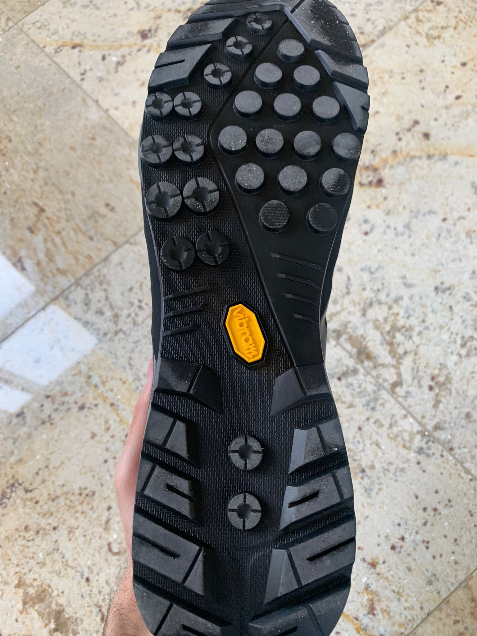 Konseal FL GTX in Black