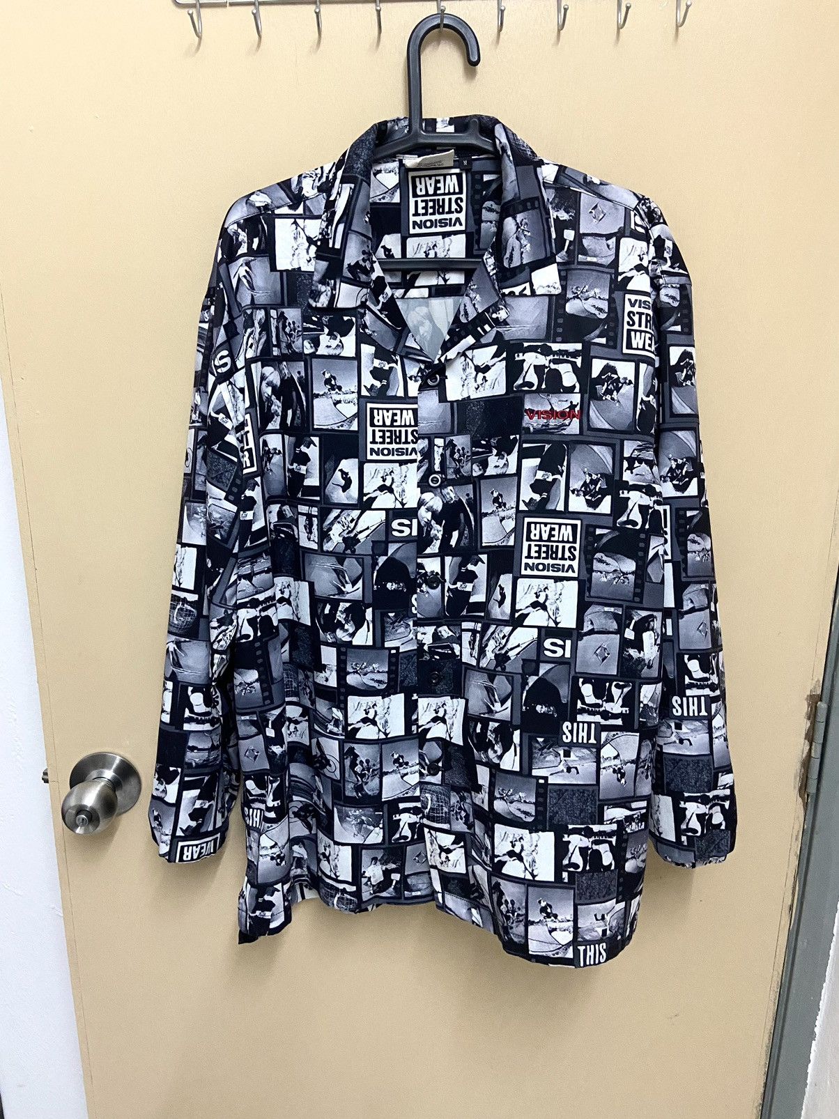 Vision Streetwear ‼️Vision Street Wear‼️ UPSIDE DOWN Full-Printed Shirts Size US M / EU 48-50 / 2 - 2 Thumbnail