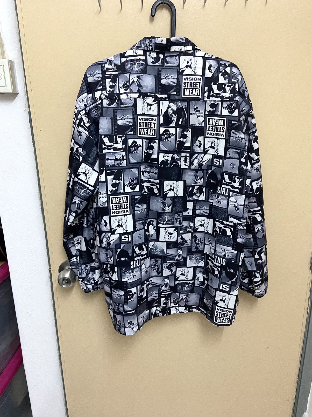 Vision Streetwear ‼️Vision Street Wear‼️ UPSIDE DOWN Full-Printed Shirts Size US M / EU 48-50 / 2 - 3 Thumbnail